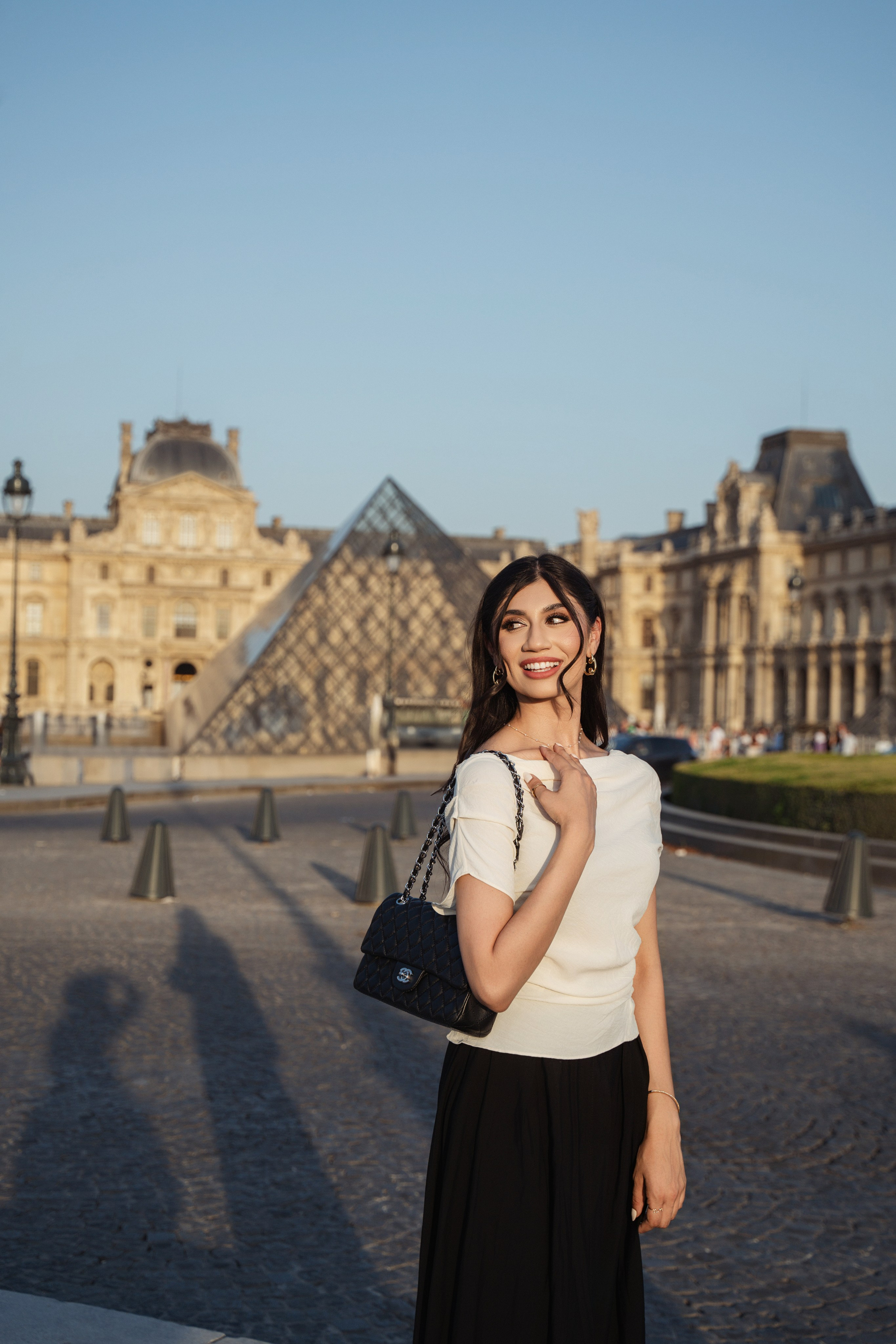 Naila (4 hours). Photographer in Paris|Solo and groups, portraits & content, couples photo-shoot in Paris at the best locations