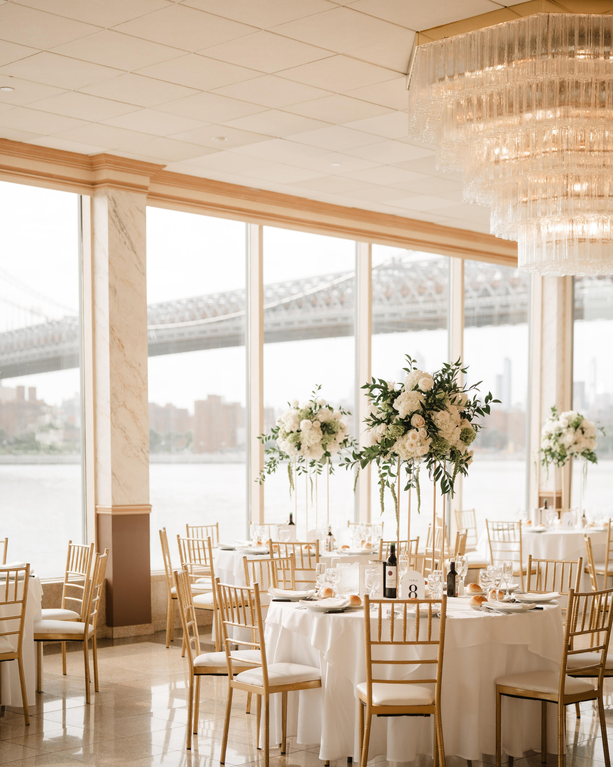 A wedding with a view of the Williamsburg Bridge. Portrait and wedding photographer in New York