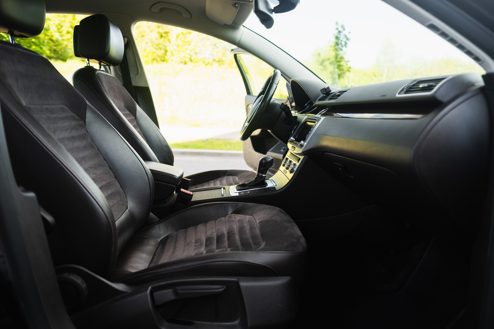 VW passat. LOHA VISUALS — AUTOMOTIVE PHOTOGRAPHY