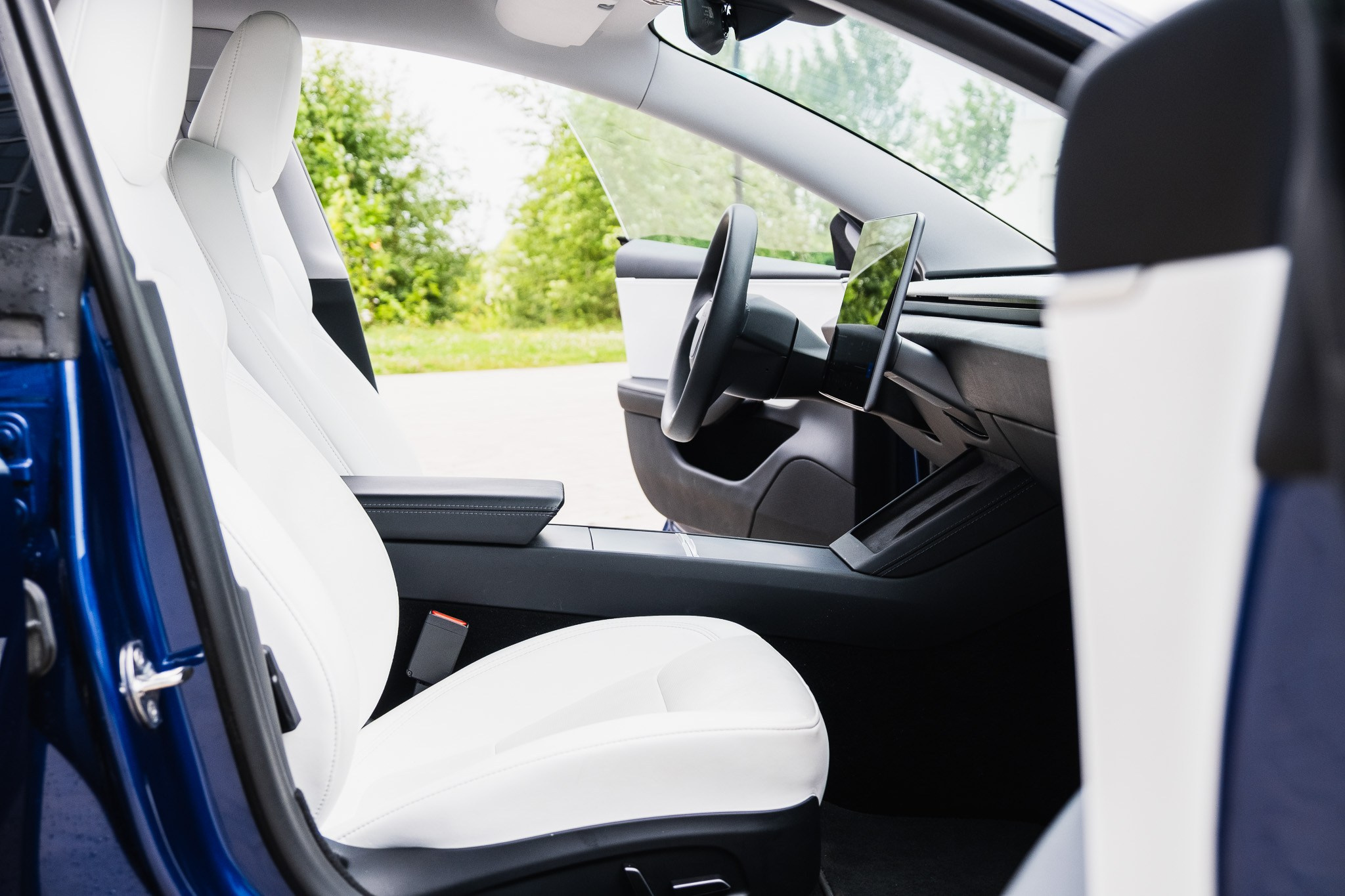 TESLA model 3. LOHA VISUALS — AUTOMOTIVE PHOTOGRAPHY