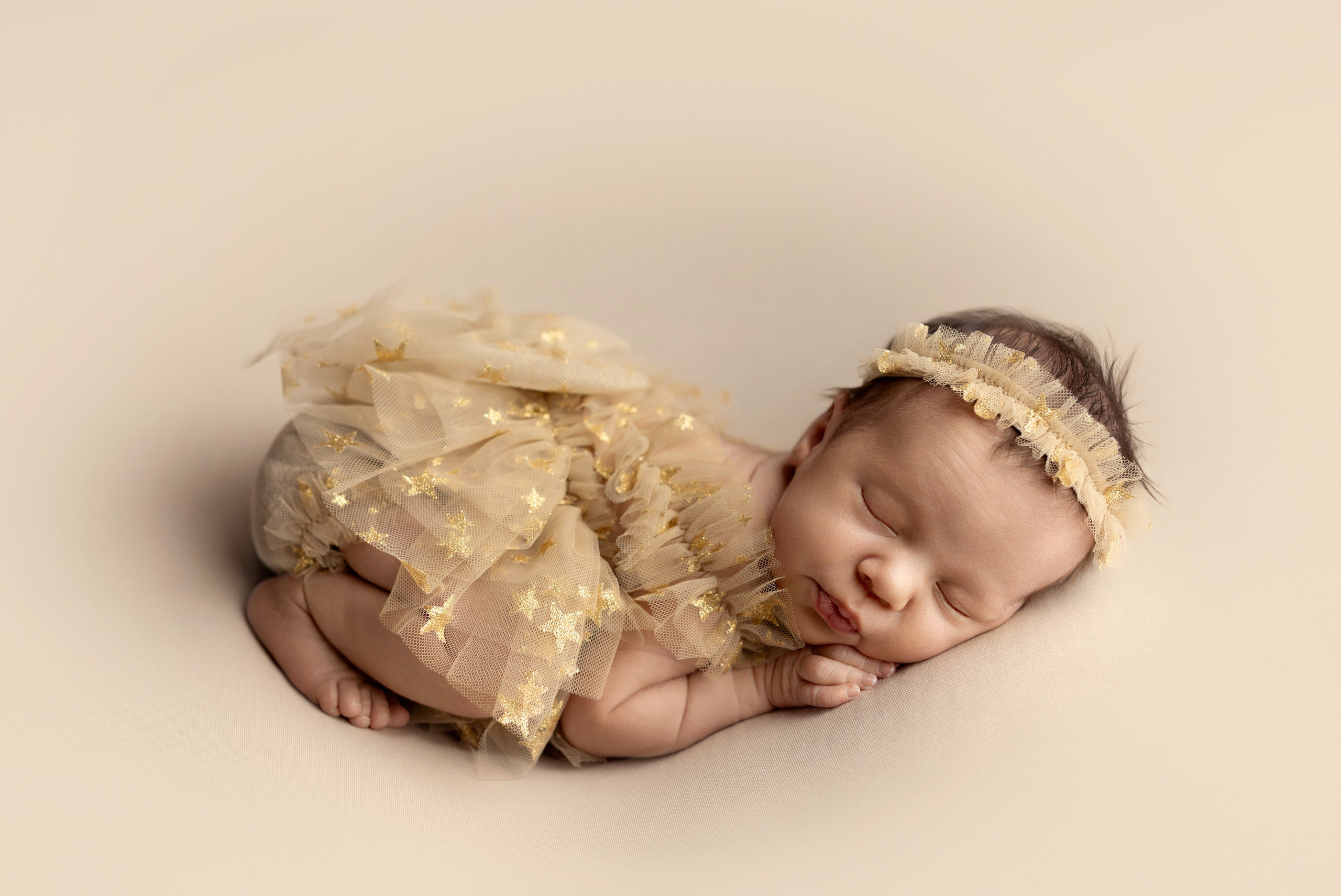 Newborn Classic. Newborn, kids, family photographer based near Zurich, Switzerland