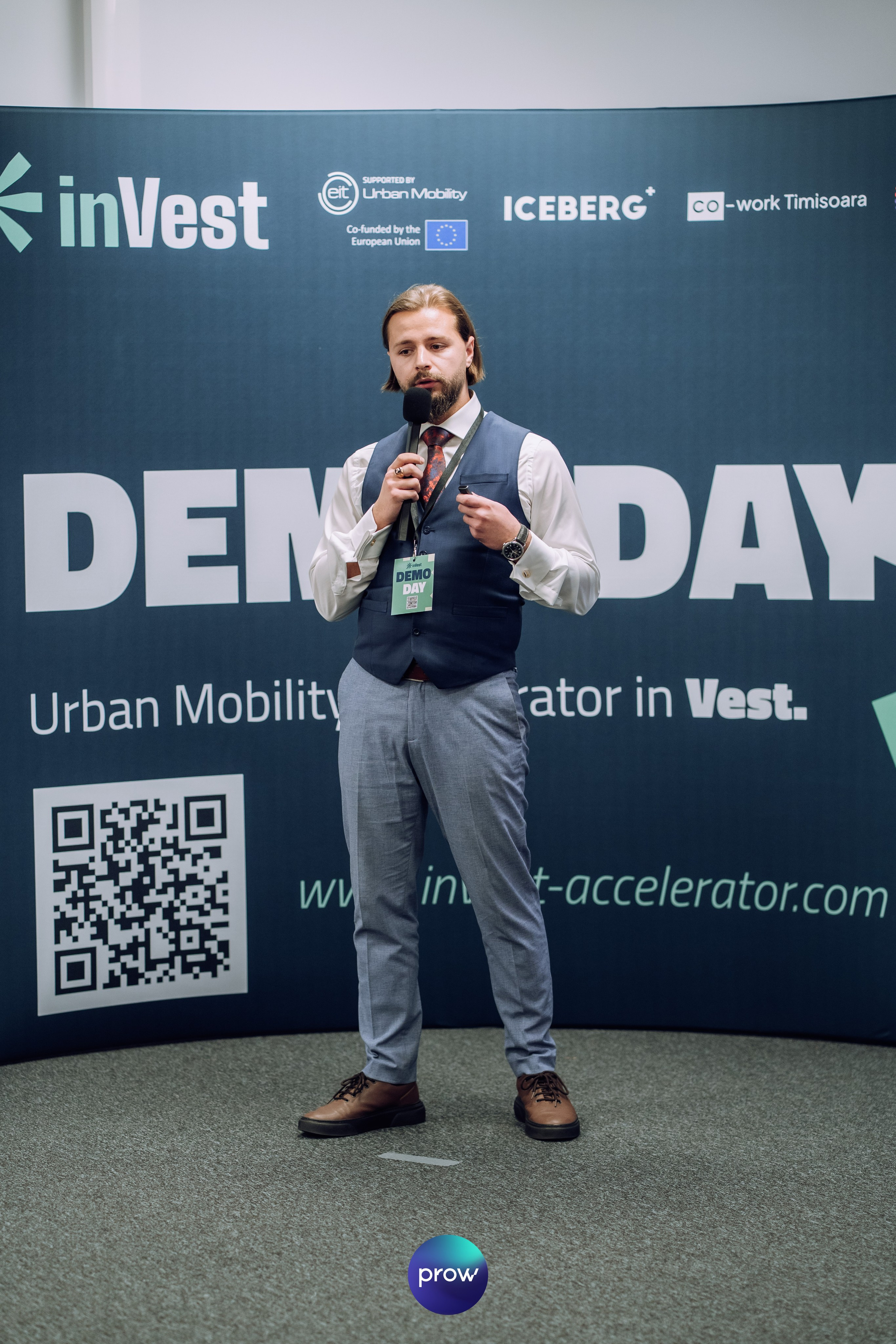 InVest DemoDay @ Cowork. Cozac Cristian Photographer