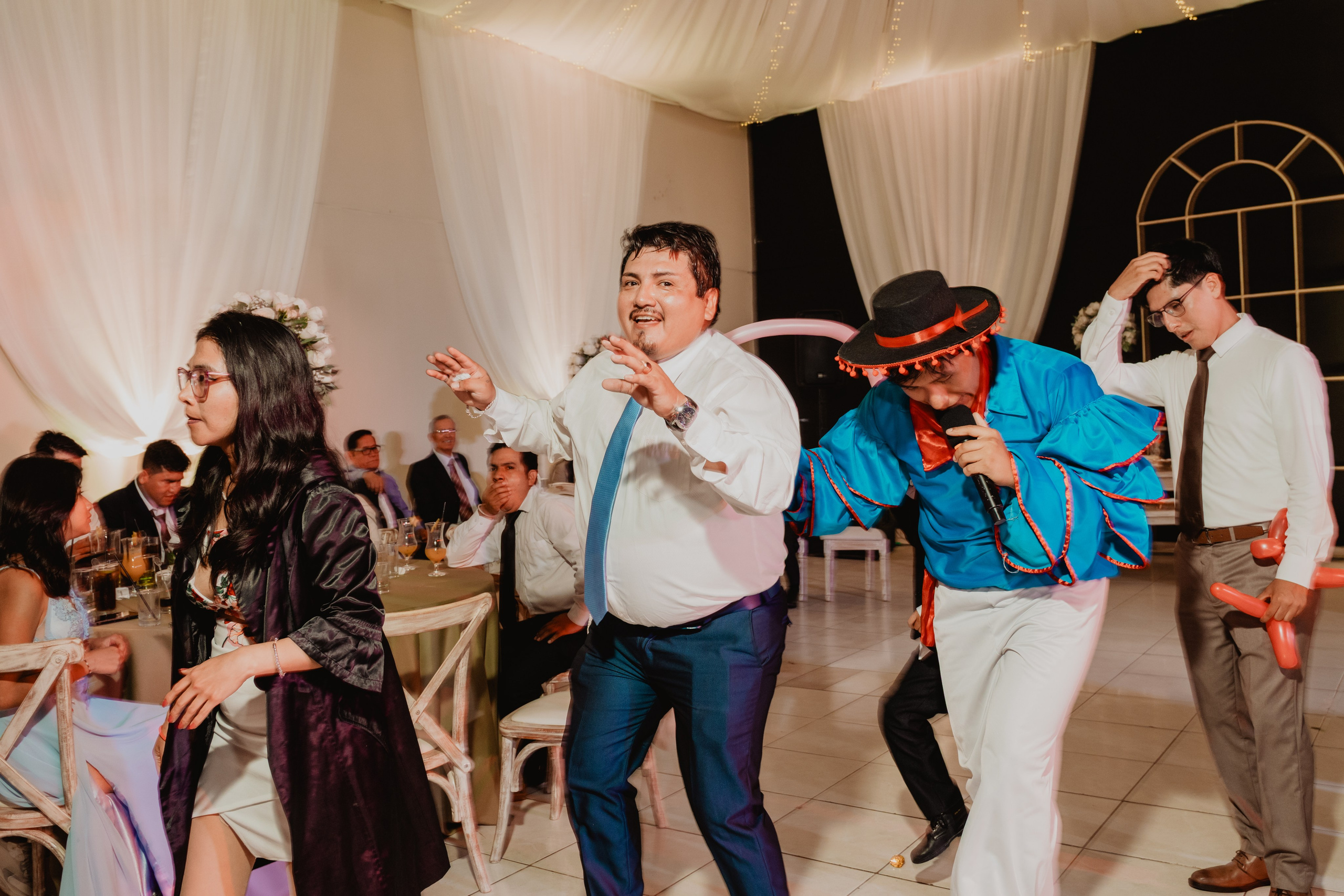 FERNANDO + MARIBEL | BODA RELIGIOSA. Studio KVTA | Fotografía y Video de Bodas en Arequipa