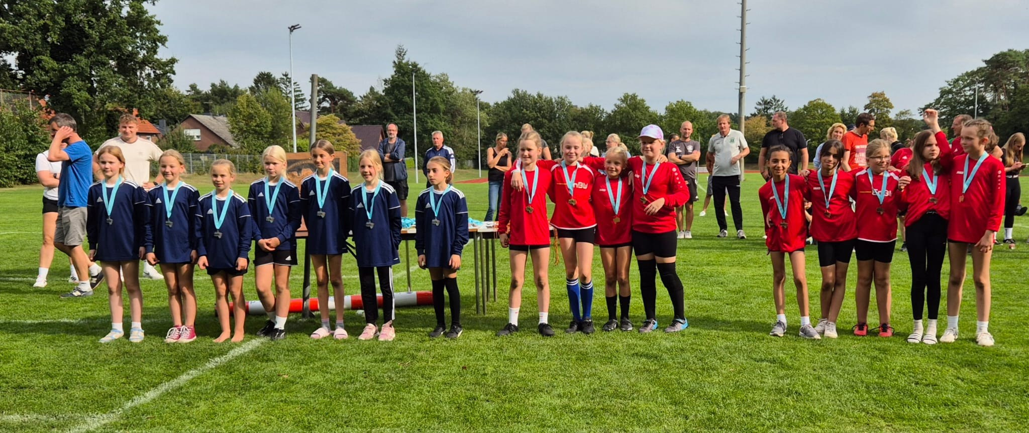 Borgfelderinnen erfolgreich mit der Bezirksauswahl. TSV Borgfeld Faustball