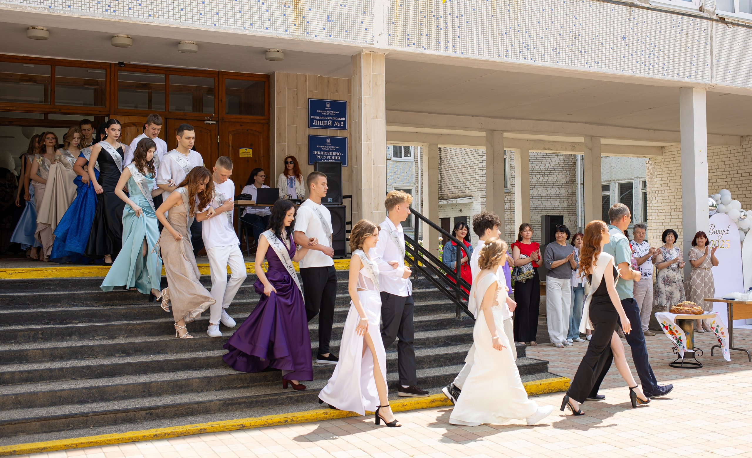 Пример фотосессии последний звонок и выпускной 11А, все в куче по очереди