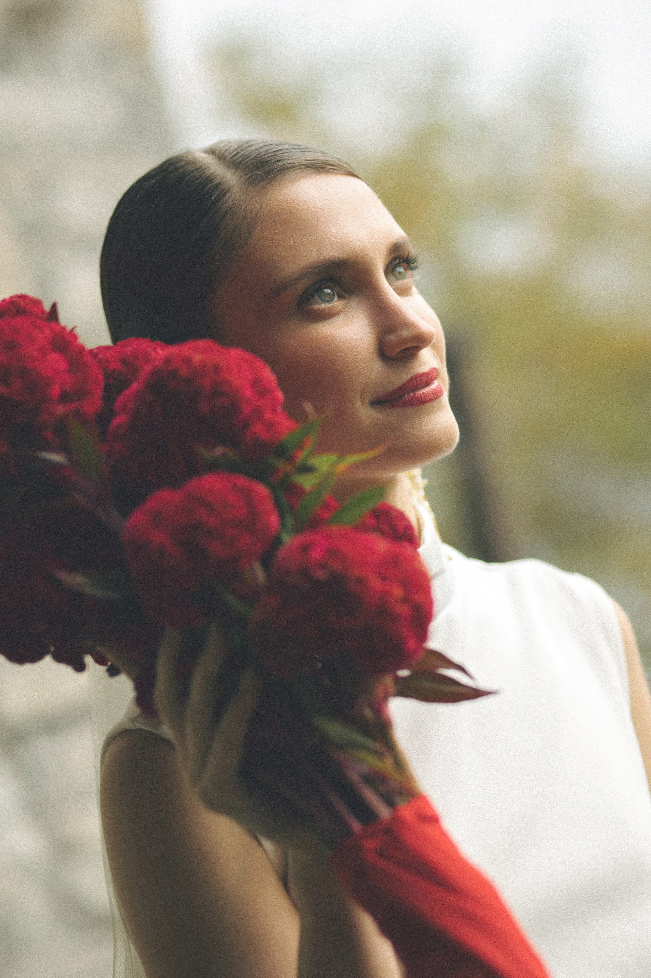 Julia — Red Wedding Editorial on Lake Como. Liza Bizzaro — Italy Wedding, Love Story & Portrait Photographer in Milan, Turin, Piedmont and Across Italy