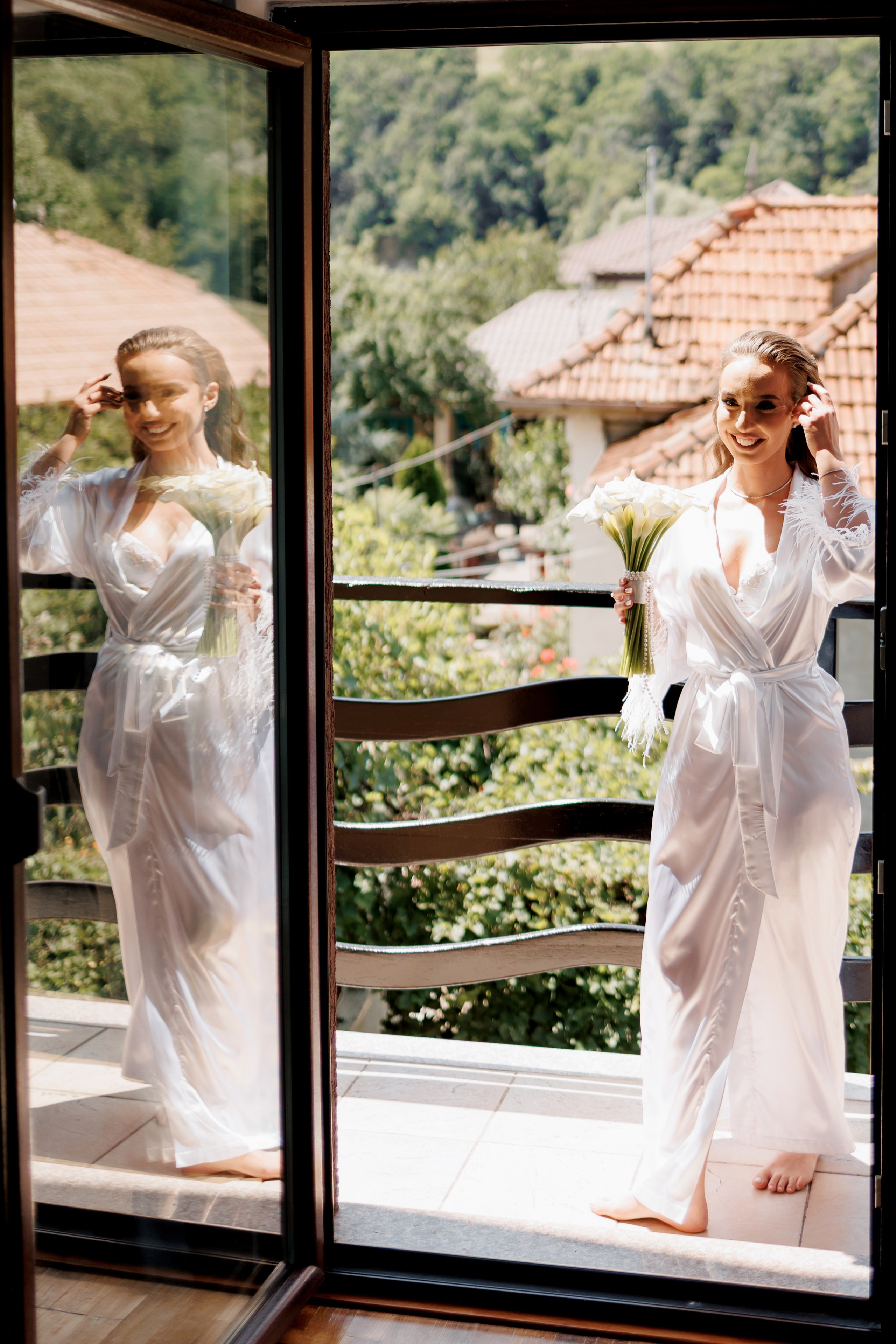 Maria & Vasile. Wedding Photographer, based in Iasi, Romania, but will travel all over the globe to make sure you look amazing in all your wedding photos
