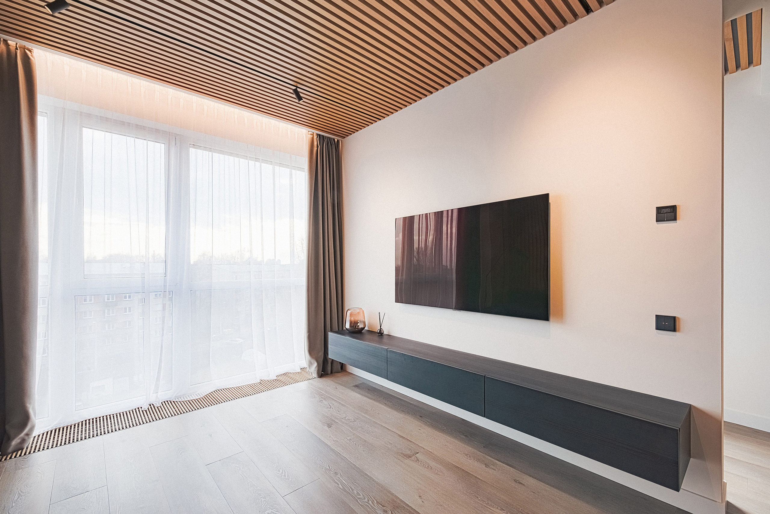 Flat on Buļļu st. Fotogrāfs Rīgā. Gīmenes, individuālās un dažādu produktu fotosesijas