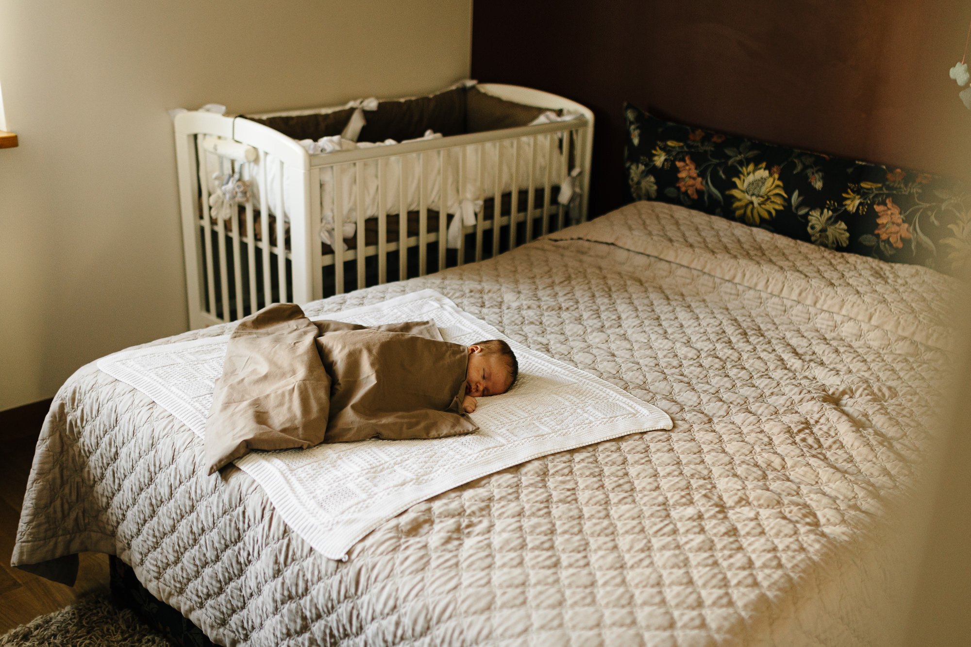 Jaundzimušā ikdienas fotografēšana mājās