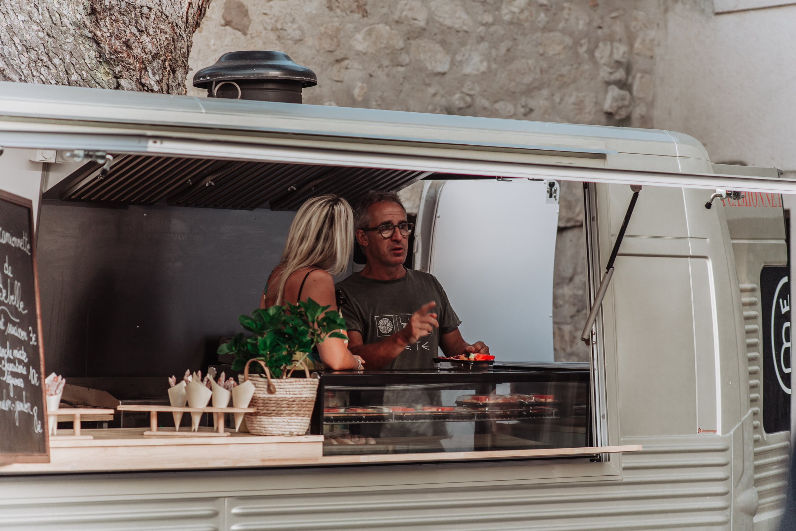 Reportage de fête au Château Prat de Cest. Professional Photographer in France | Poitiers, Tours & Châtellerault | Portrait, Family, Corporate & Wedding Photography