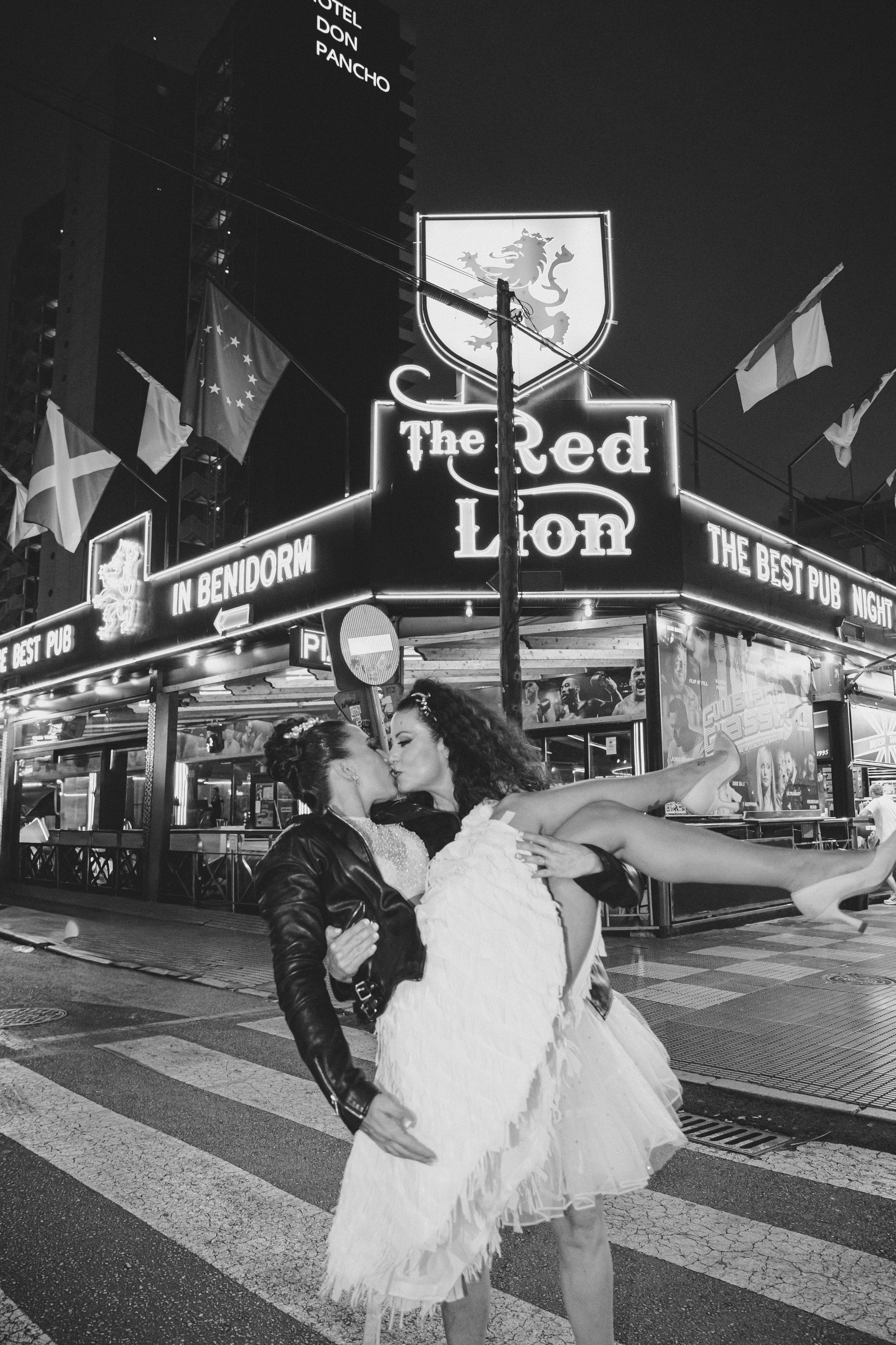 Una boda vivida sin prisas, contada con verdad. Ramoné Fotografía · Fotógrafo de Bodas en Alicante, Murcia y Valencia | Reportaje Natural y Documental