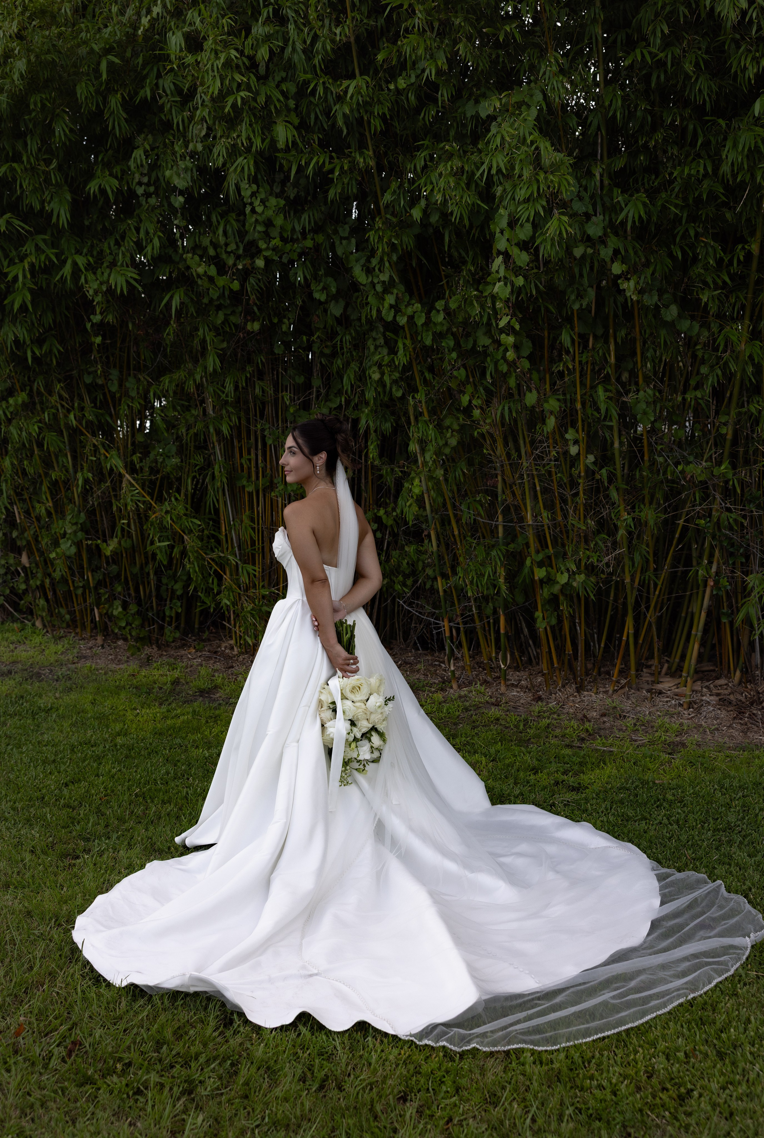 Alexsa and Robert. Ever After Farm Peach. Photographer Anastasia Nagibina