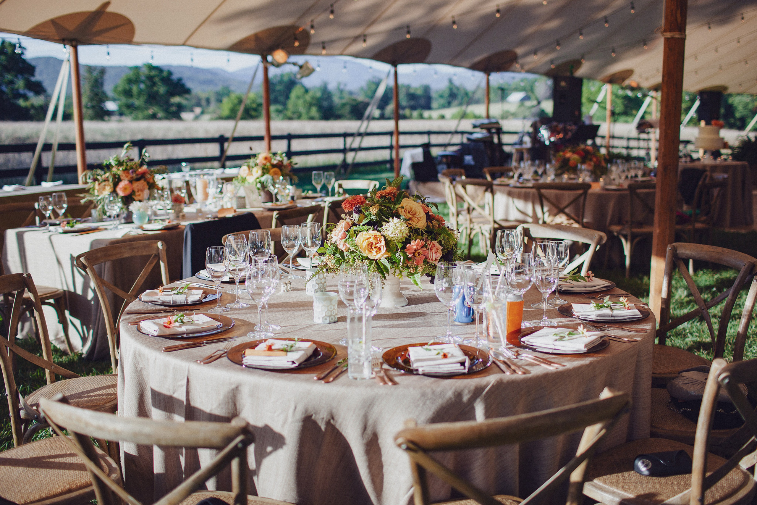 Фотограф в Ирландии Дублин свадьба сервировка стол банкет цветы фотки топ свадебных фотографов