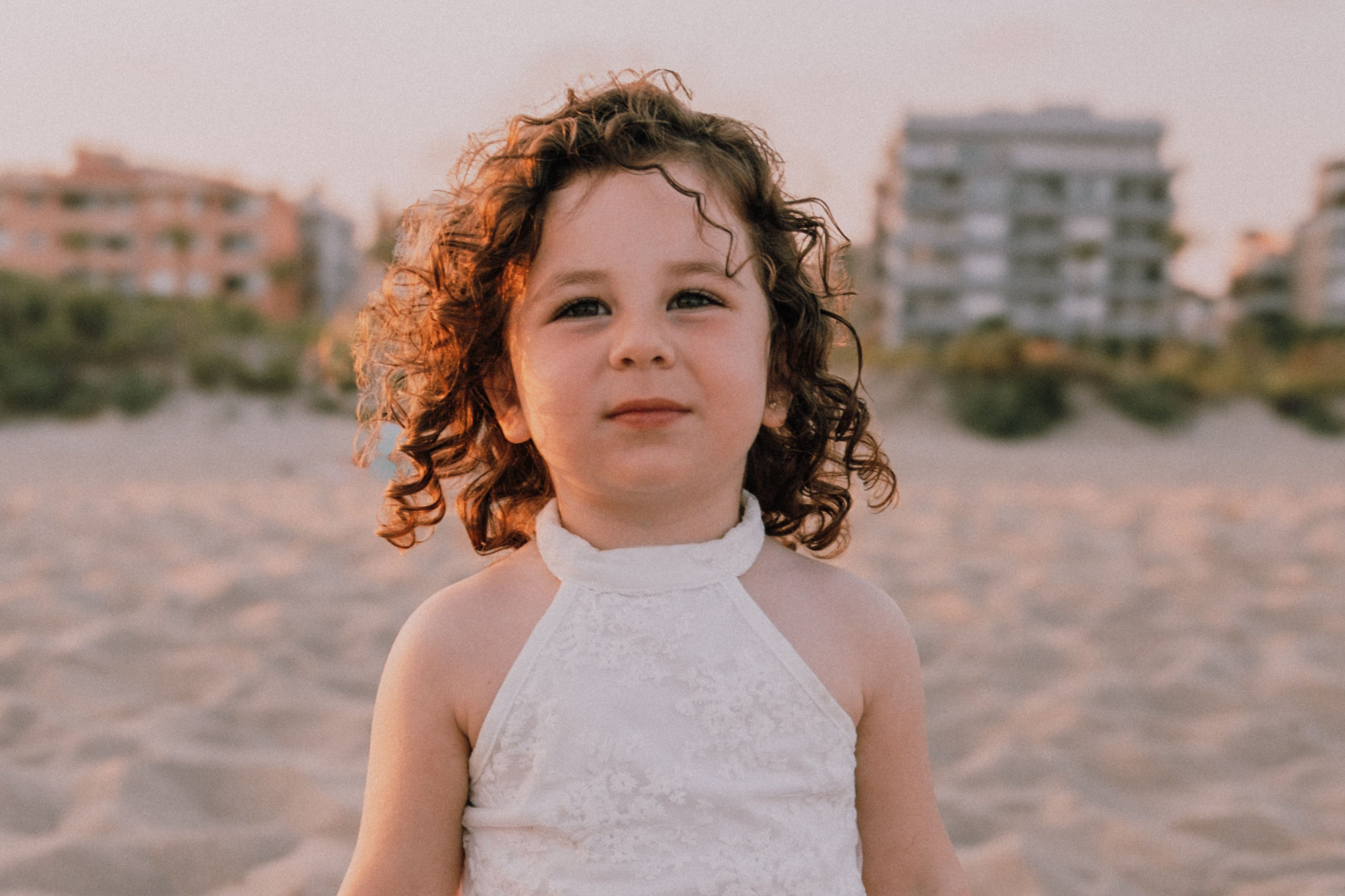 Sesión familiar en la playa. Fotografía profesional en Calafell - Elena Medvedeva