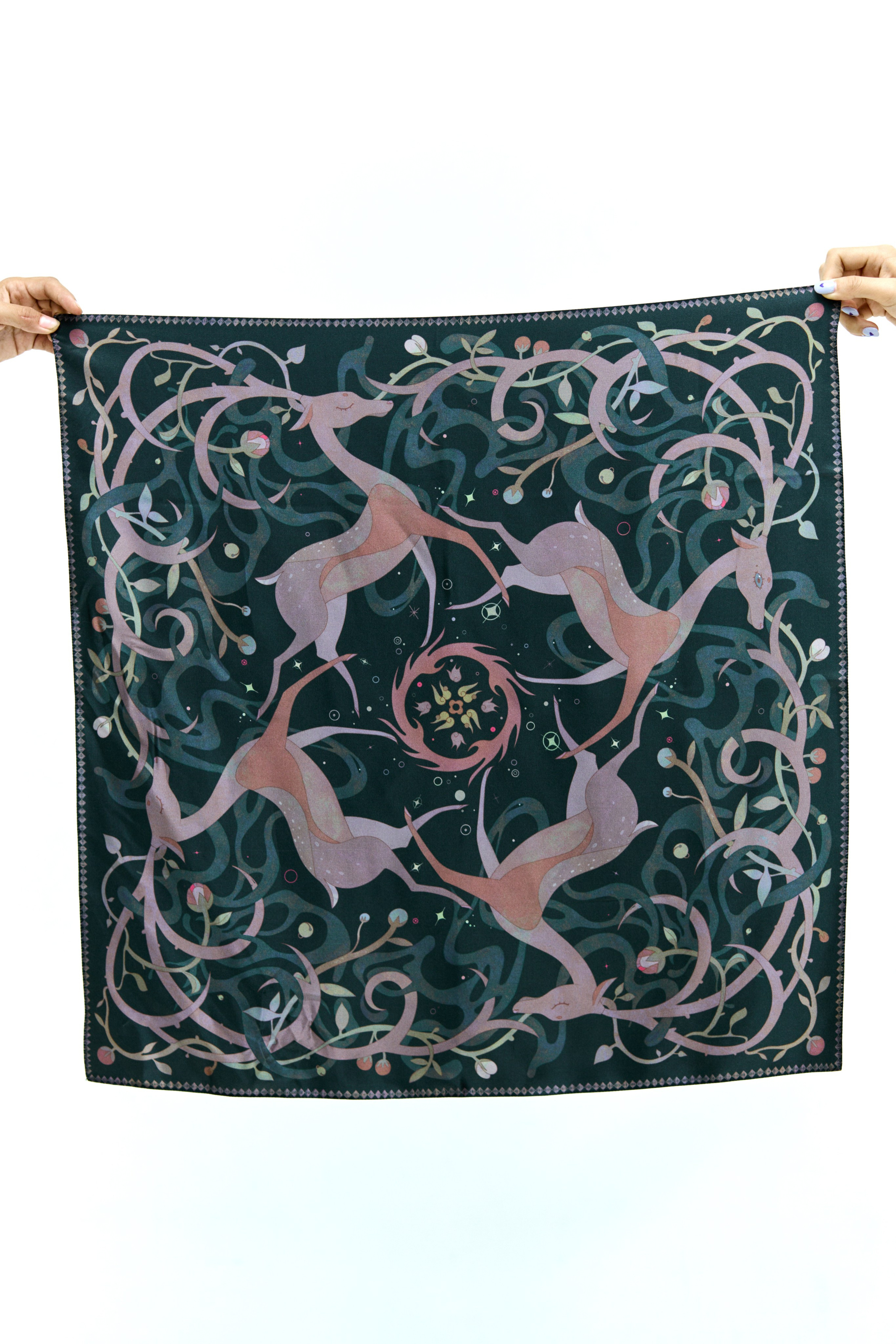 ПЛАТОК ОТ ИРИНА И ОЛЬГА ЕРТАХАНОВЫ. Фотостудия рекламной, коммерческой съемки в Улан-Удэ