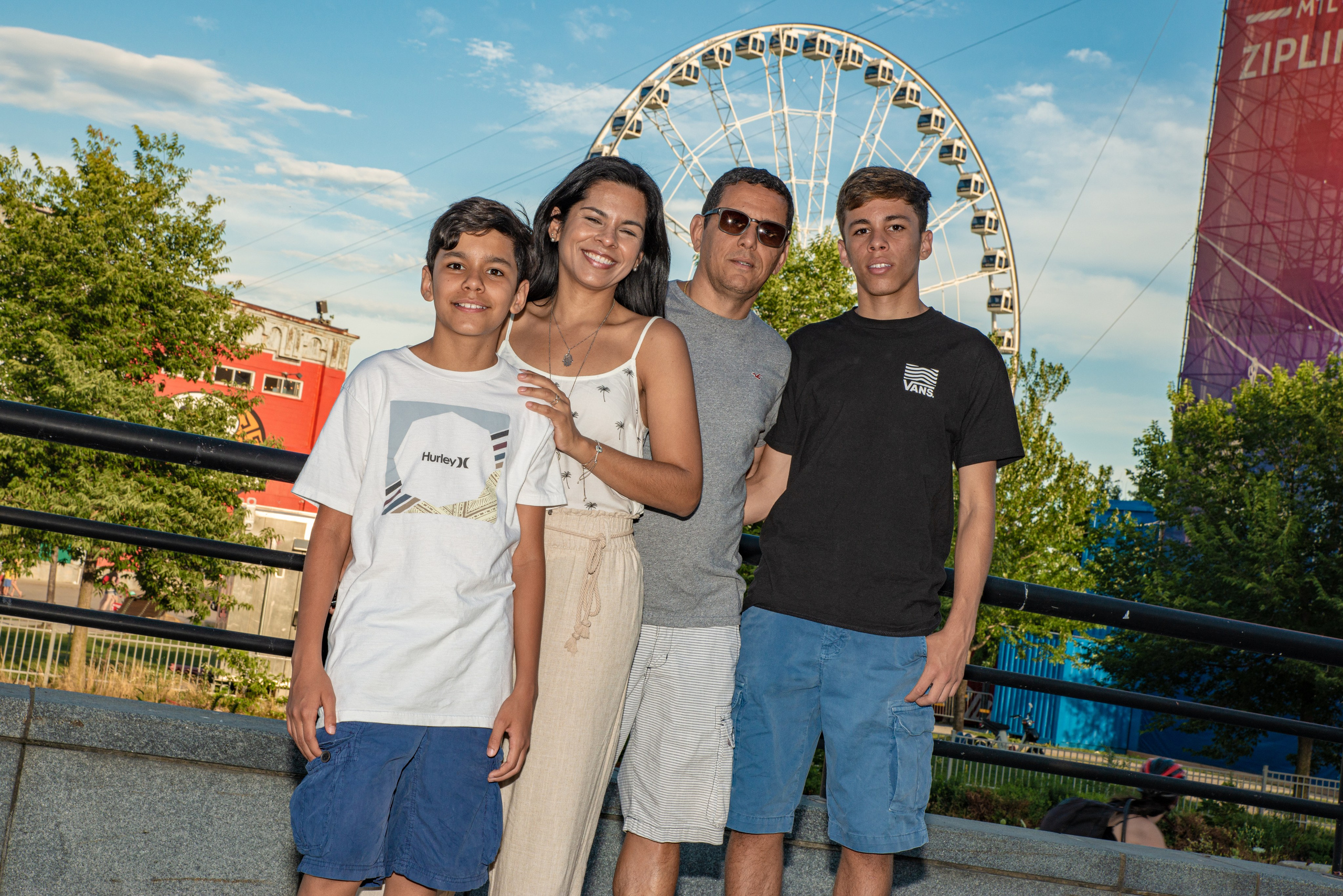 Andressa’s Family (Montreal QC). Carlos Lima Photography — Photographer in Calgary