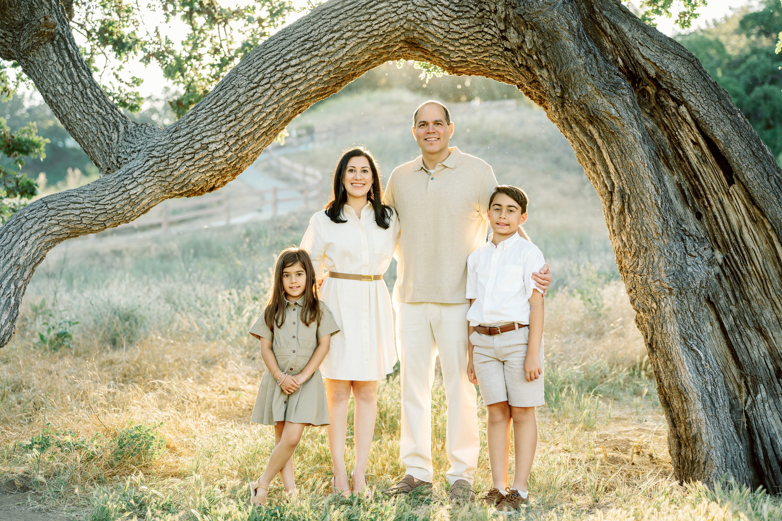 California, Los Angeles, Santa Clarita Family Photoshoot. Wedding Photography & Videography Team in California, Los Angeles, San Francisco, San Diego and Travel