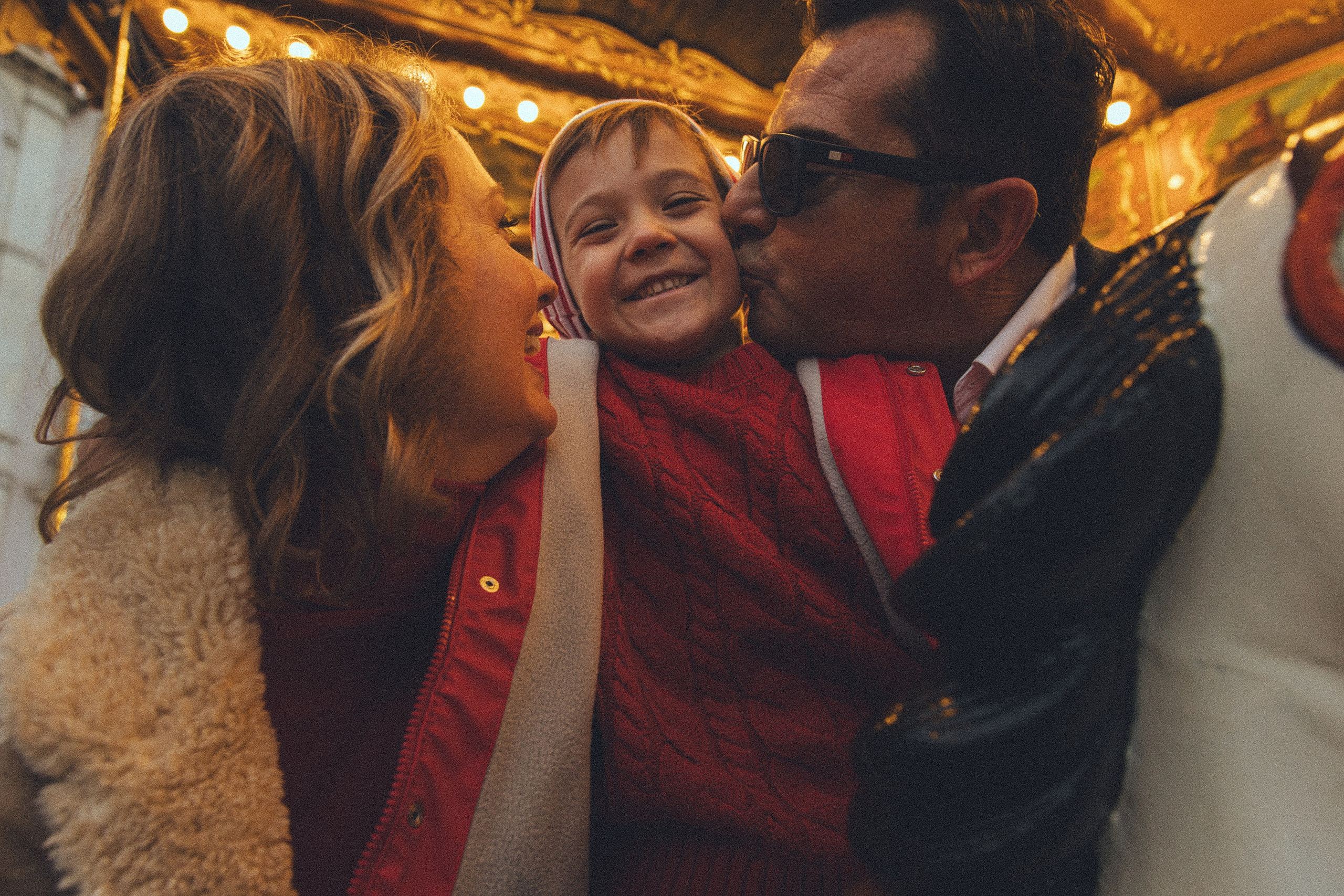 CHRISTMAS AT NAVONA. Elizaveta Razumova | Fotografa Cinematica per Love Story, Matrimoni e Ritratti