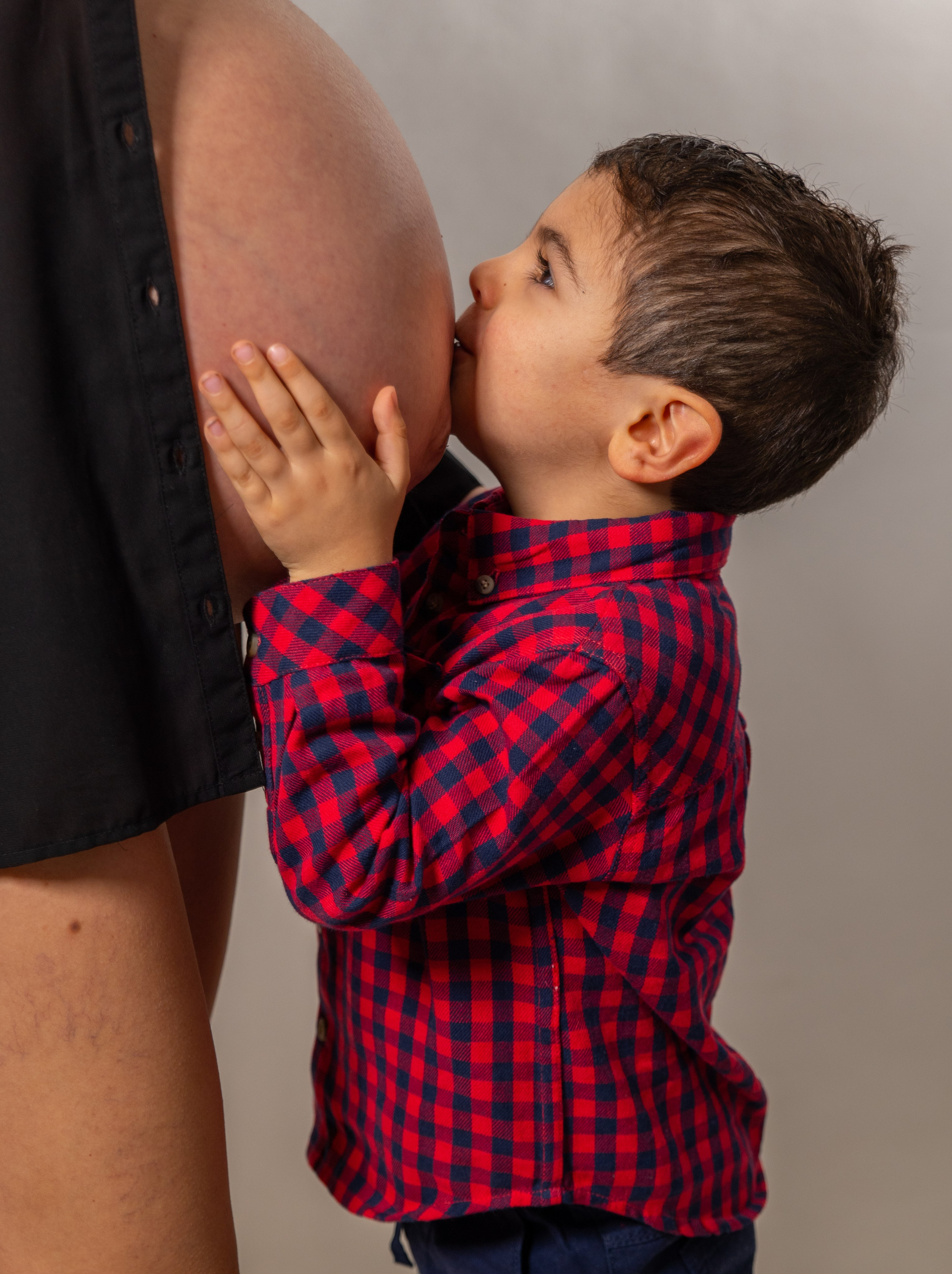 Fotografía de familia en Córdoba. Sesiones naturales y llenas de emoción. Fotógrafo y videógrafo en Córdoba (España)