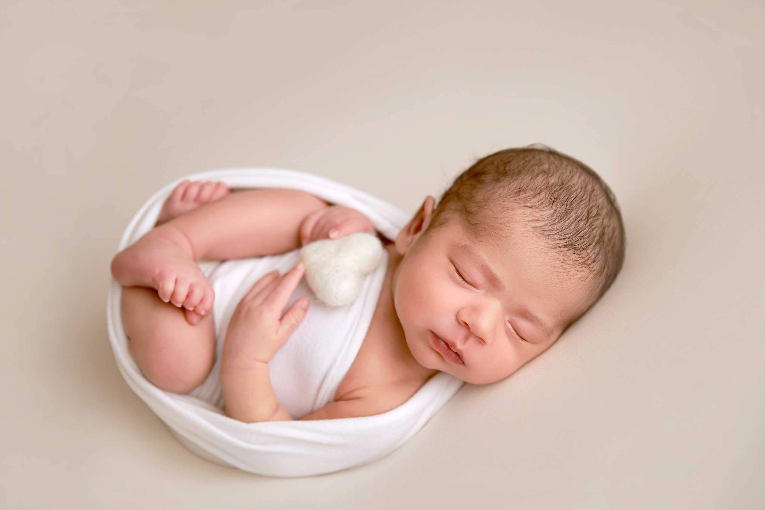 NEWBORN PHOTOGRAPHY. HOME