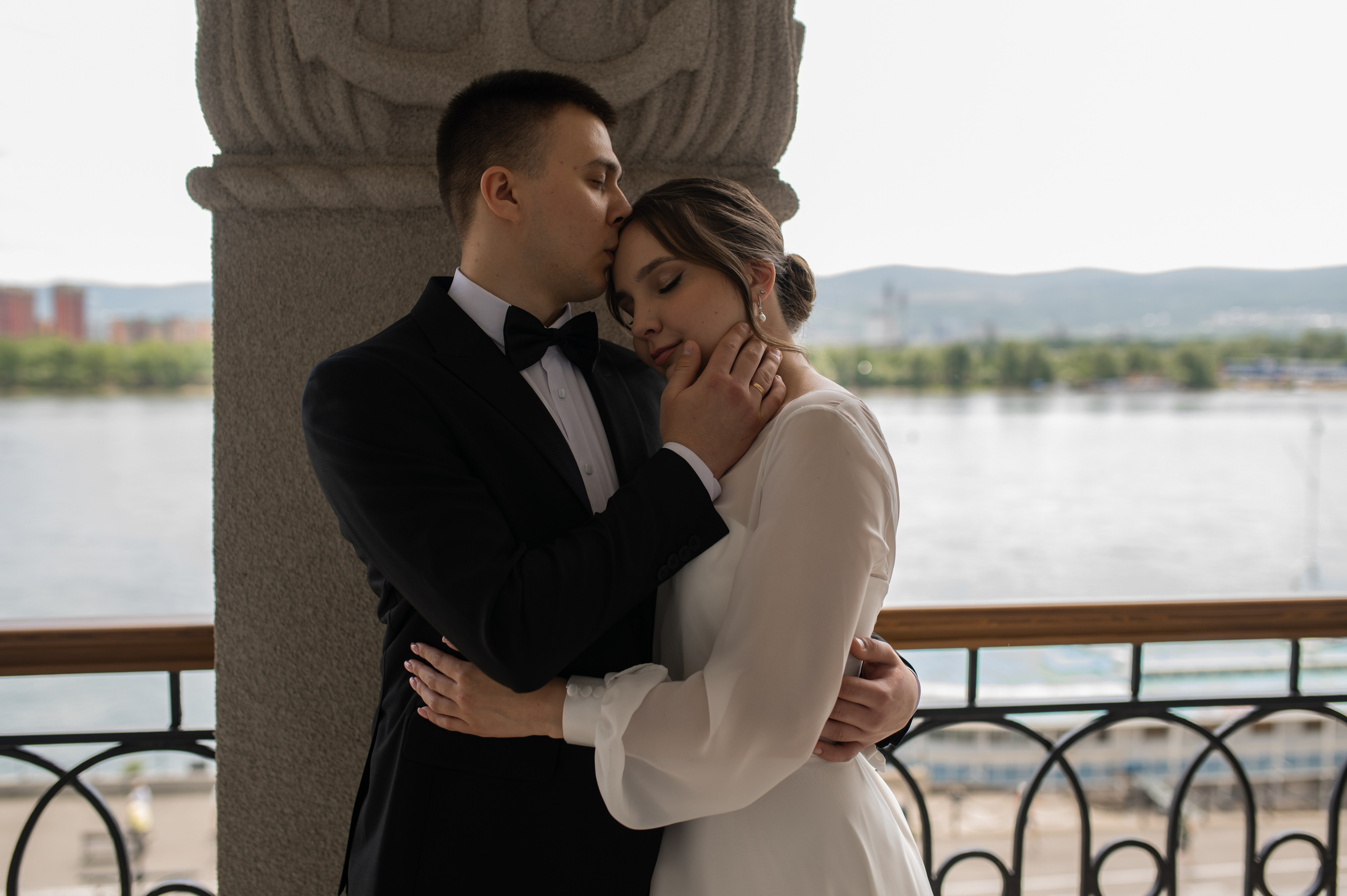 Smile. Wedding and commercial photographer