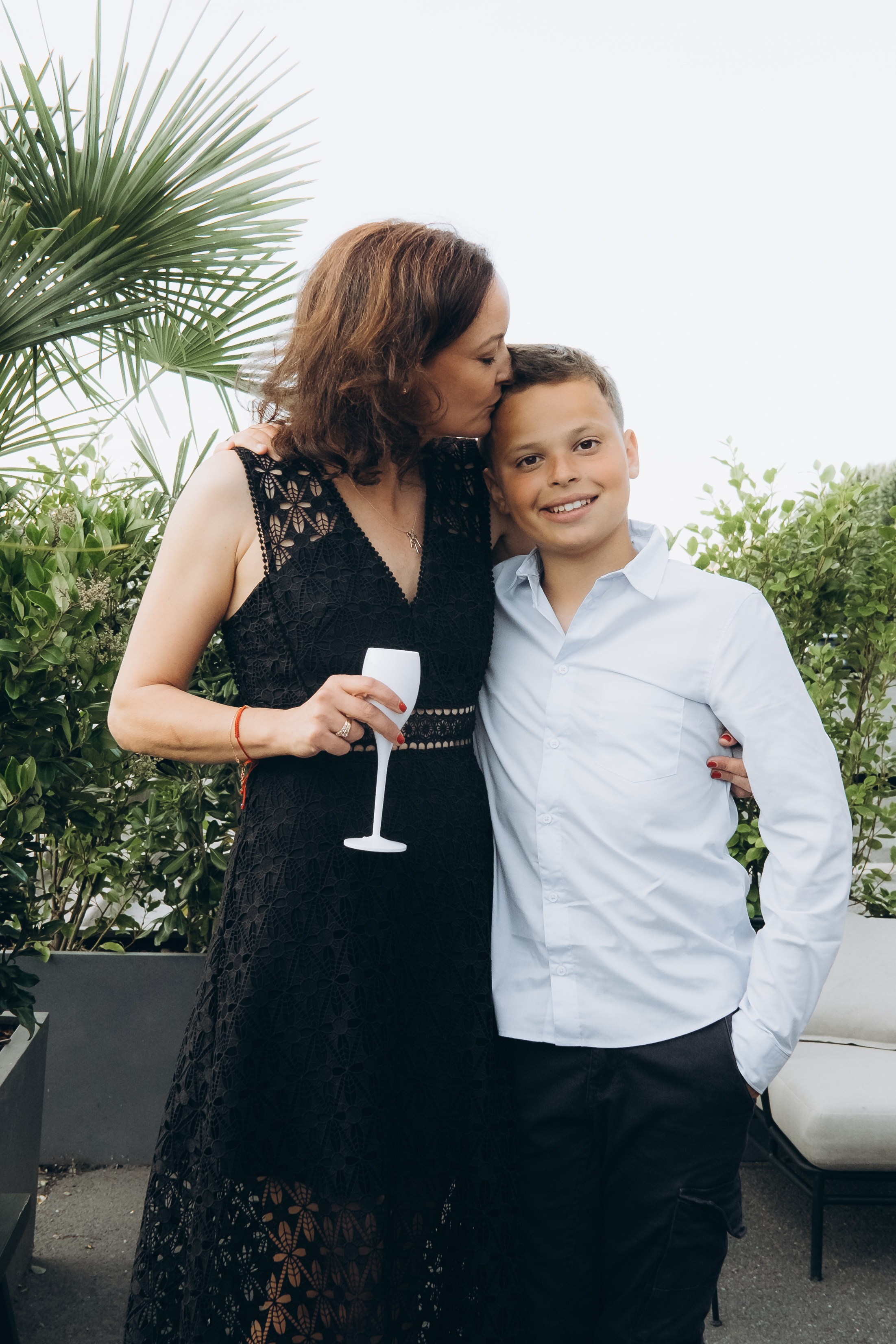 Marie’s Birthday with an Eiffel Tower view. Photographer in Paris Marina Chaput