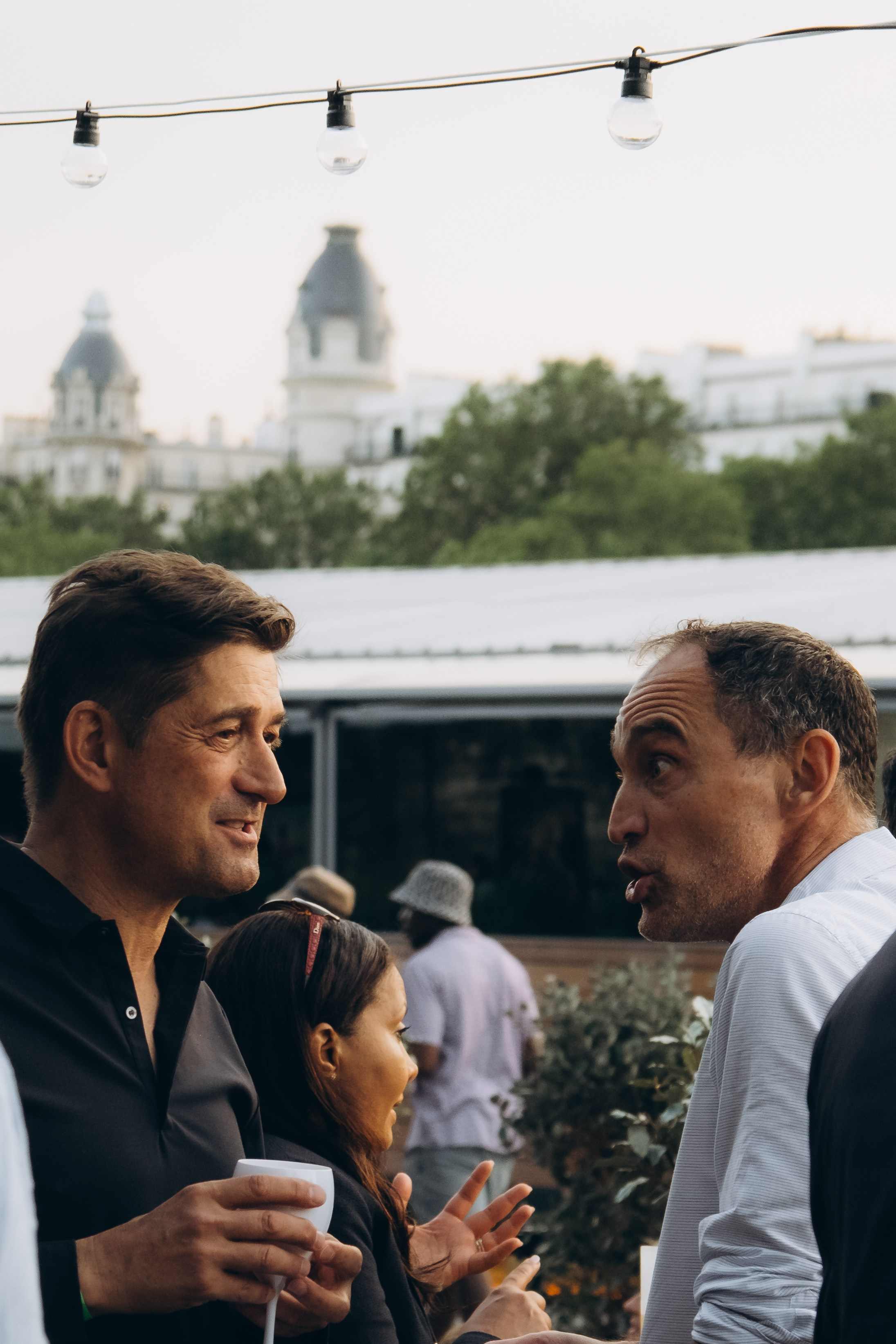 Marie’s Birthday with an Eiffel Tower view. Photographer in Paris Marina Chaput