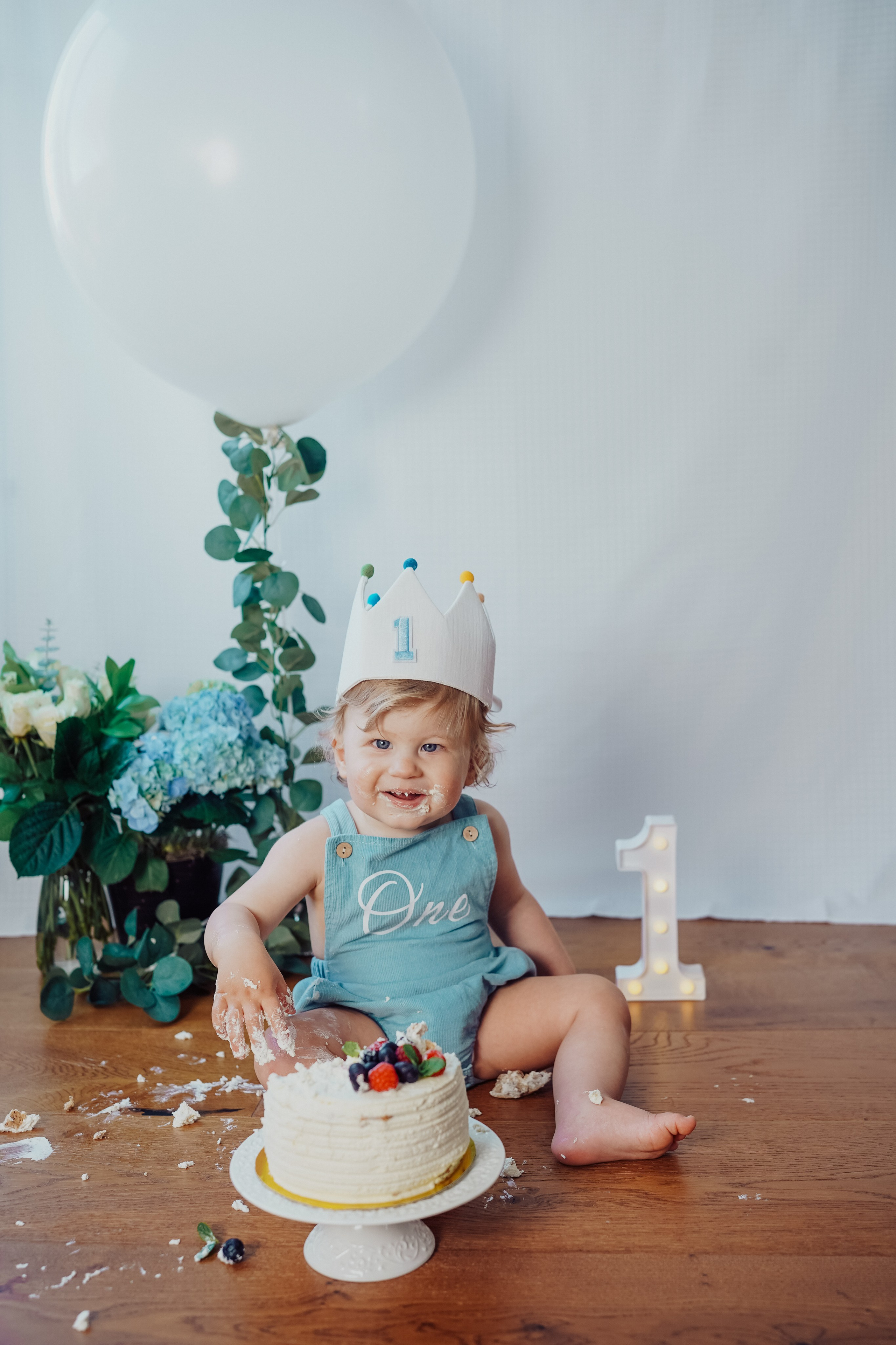 Cake Smash. Maternity, family and newborn photography in San Francisco Bay Area