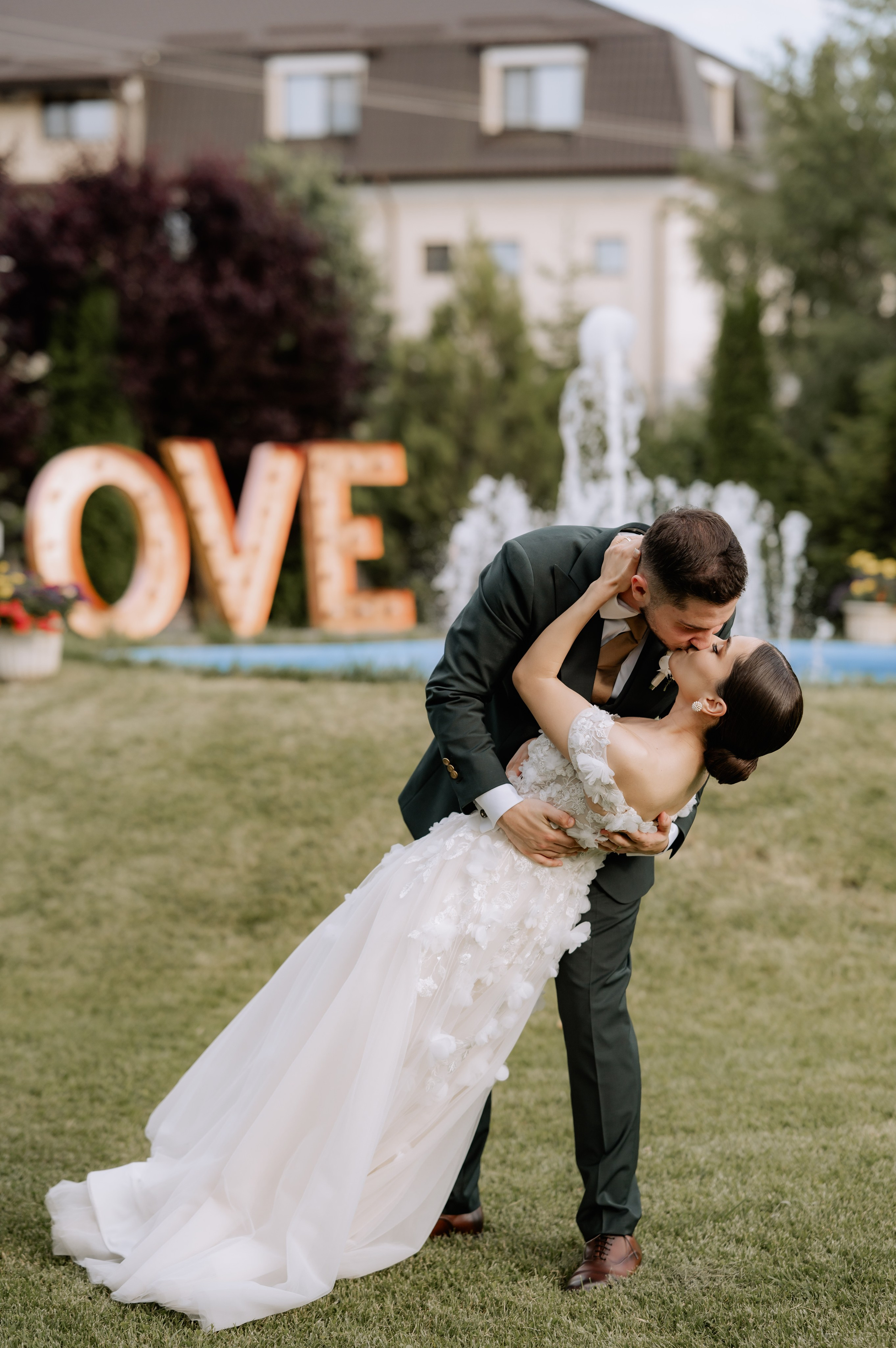 Nunta la Hotel Capitol Iasi. Proud Vision Weddings | Wedding Photography & Film — Servicii profesionale Foto Video Nunta Iasi