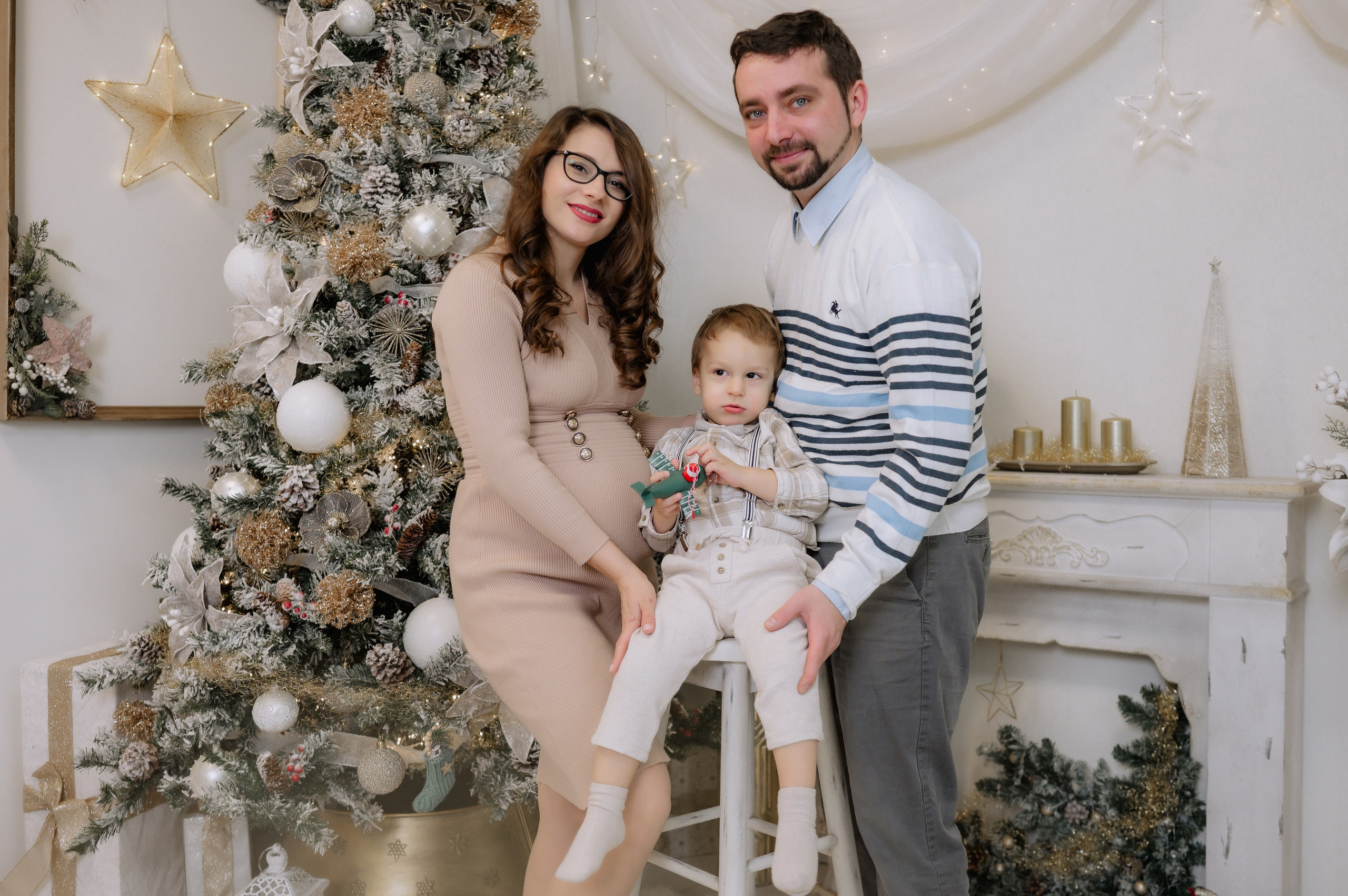 Sedinta foto craciun. Proud Vision Weddings | Wedding Photography & Film — Servicii profesionale Foto Video Nunta Iasi