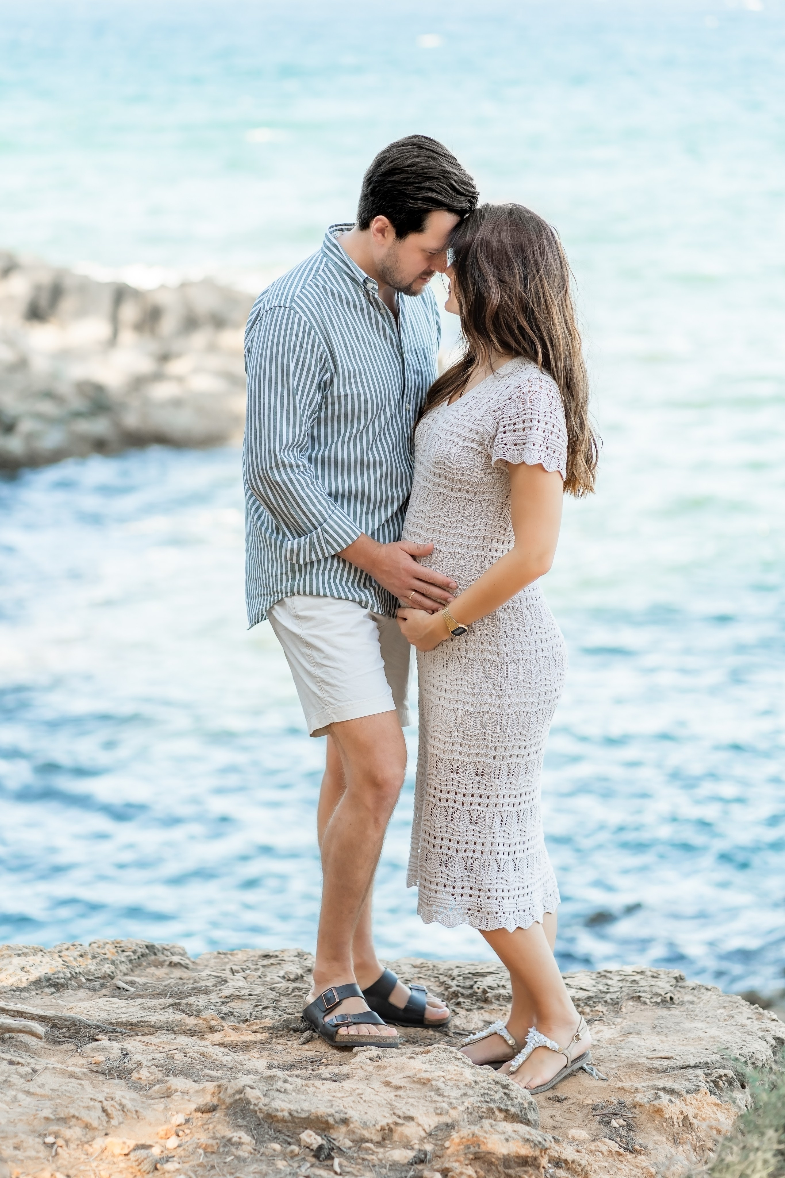 Babybauch Shooting Mallorca. Deine Fotografin auf Mallorca für Familien und Business