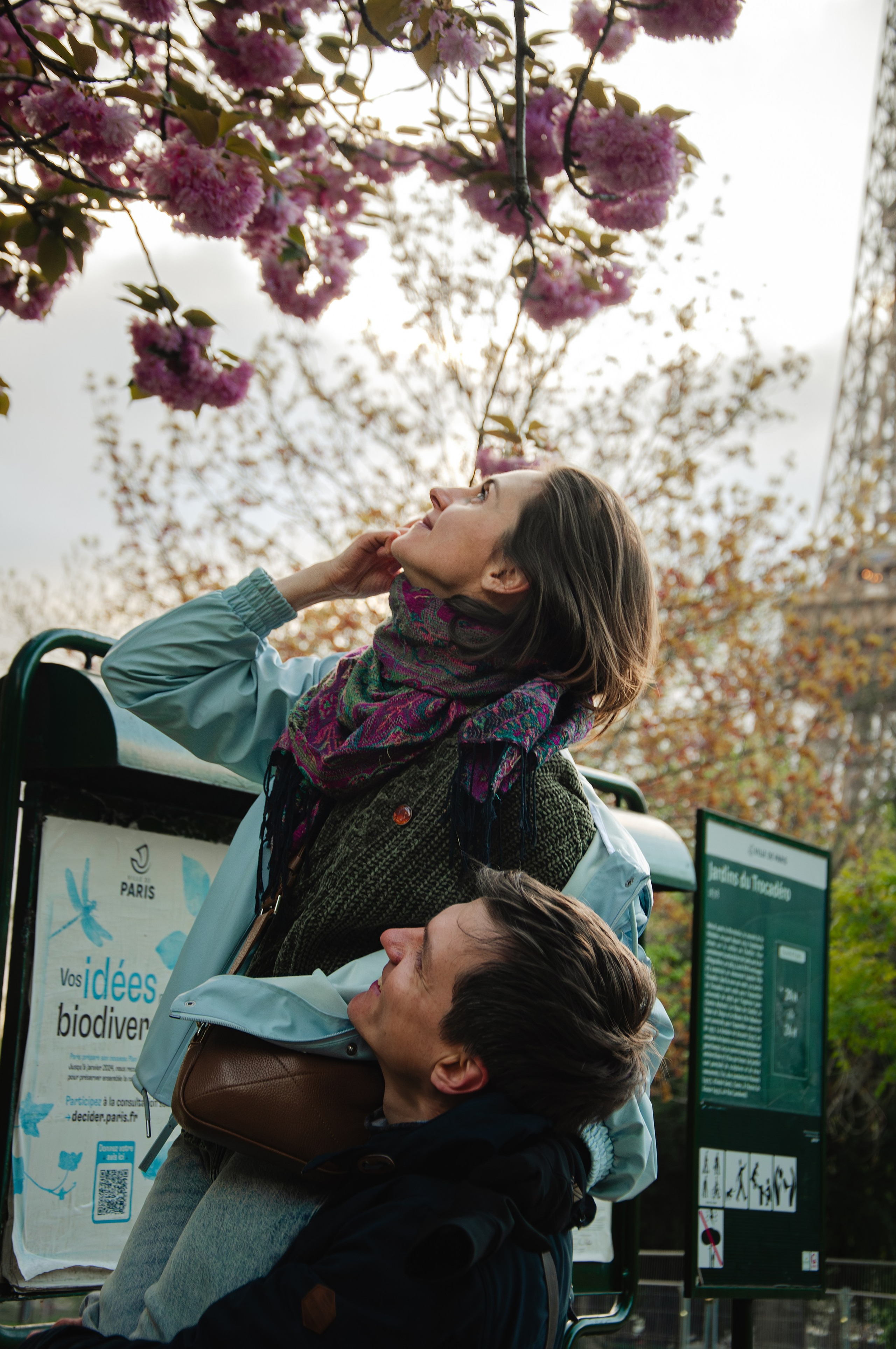 Family photoshoot at the Trocadero. Paris photographer — Polina Osipova