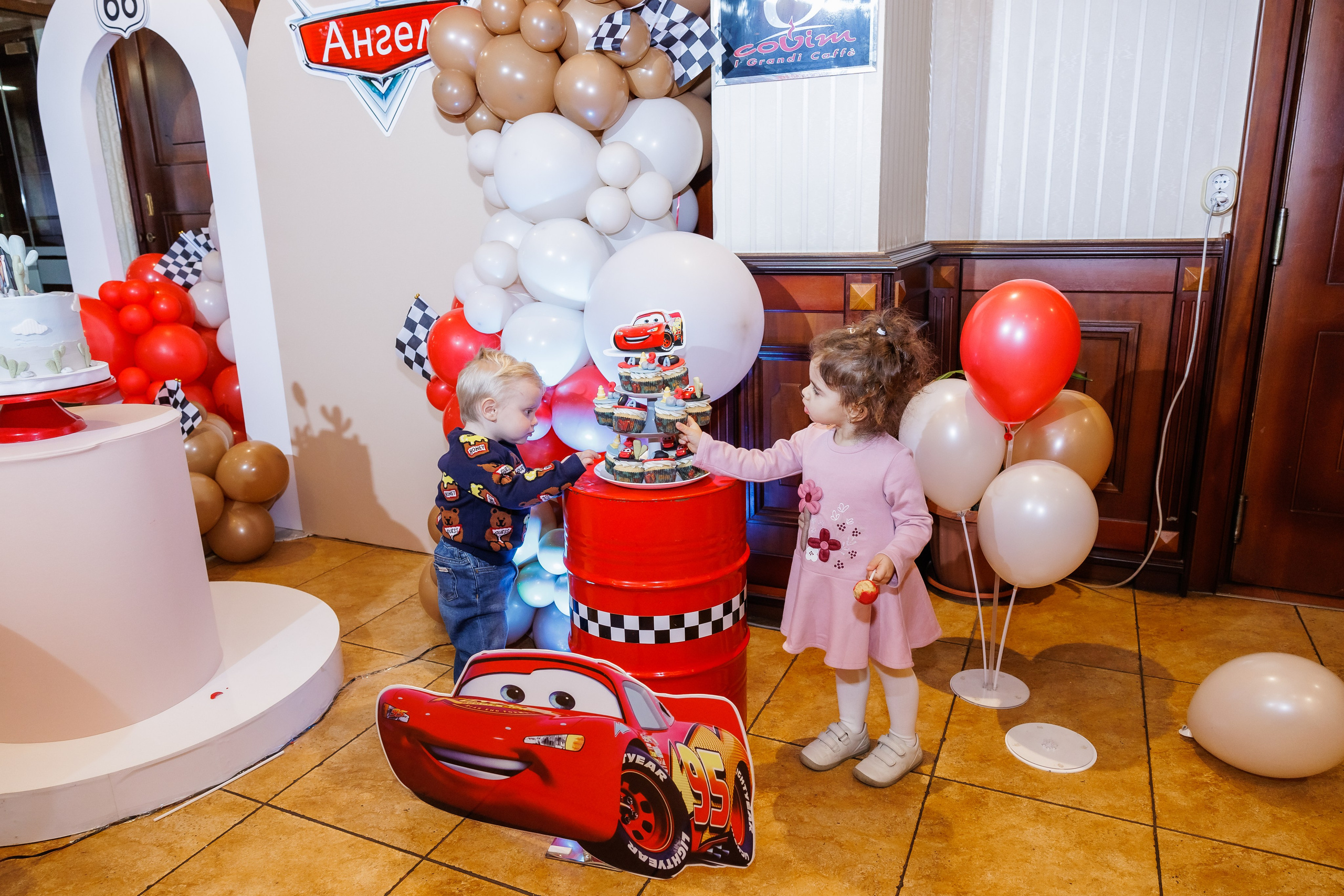 Честит Рожден Ден. Фотограф Ирина Йотова