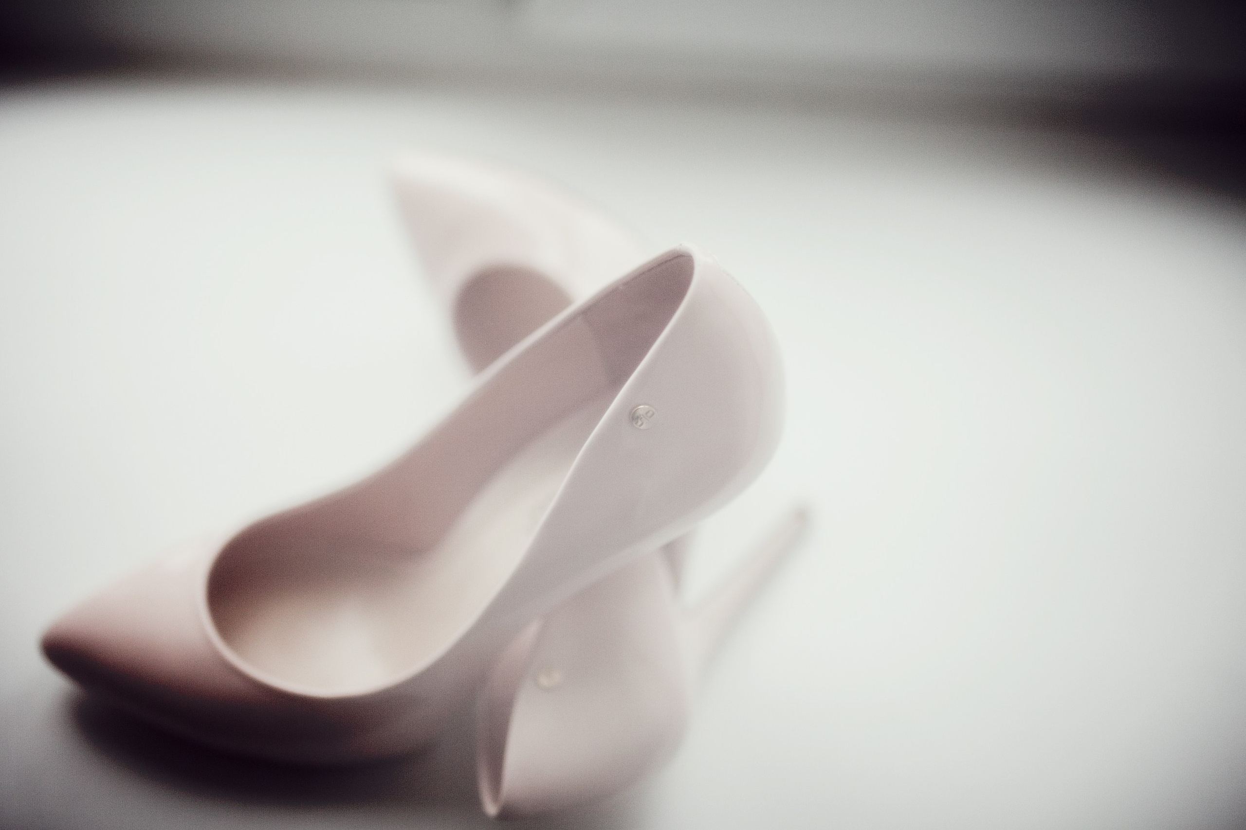 Robert & Andriana, Lviv. Denny Savon — Photographer in Santorini | Weddings, Love Stories & Flying Dress