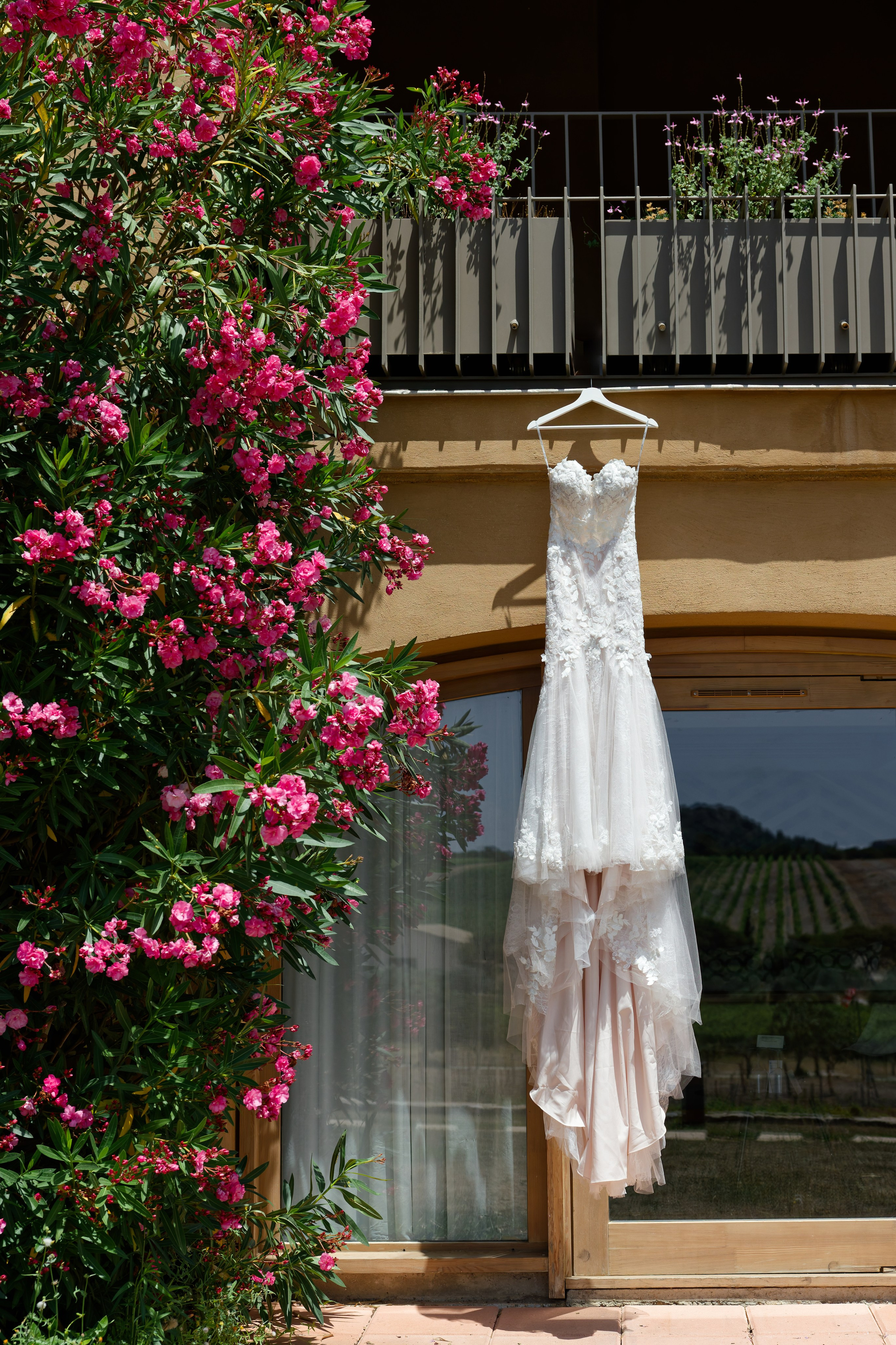 Wedding at Château L’Hospitalet in Narbonne, France. Destination Wedding Photographer — Nikita Burtsev
