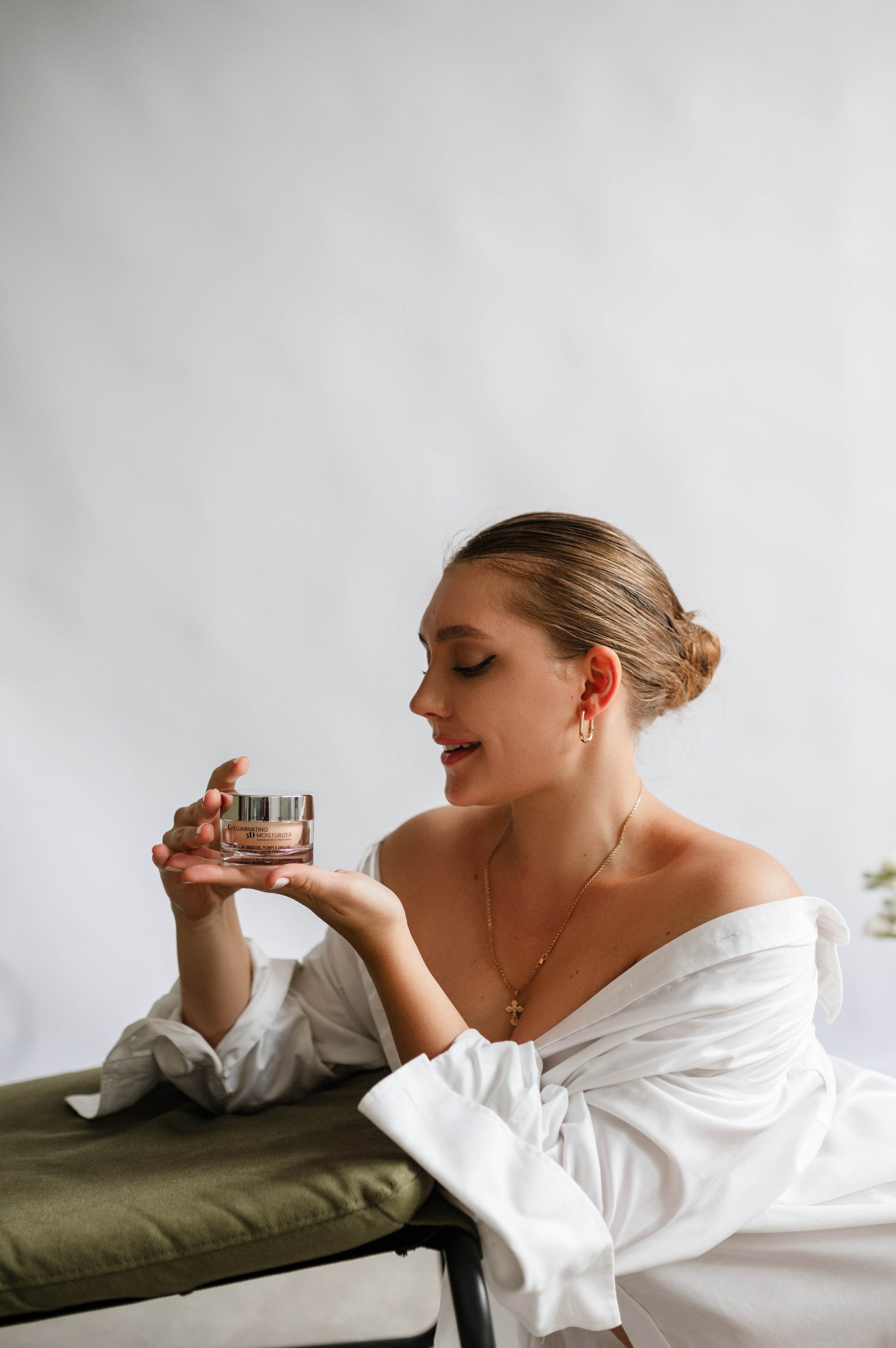 Skin&Care beauty shop. ANNA-MARIA PHOTO CONTENT CREATOR — фотограф, эстет, художник и визуальный эксперт в Instagram, работающий в Праге