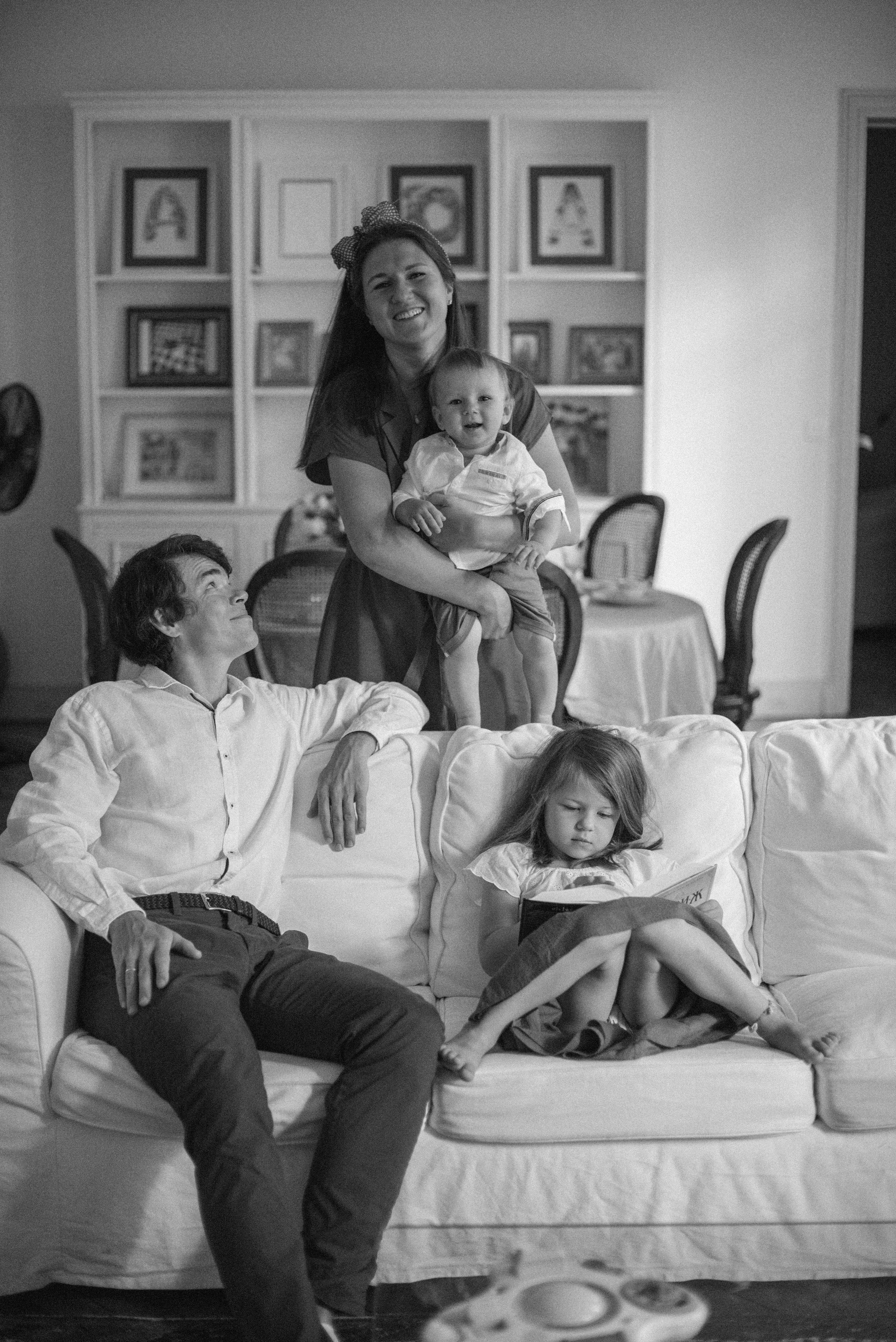 Элегантная семейная история у Эйфелевой башни. Ksenia Marchand/ Lifestyle фотограф в Париже