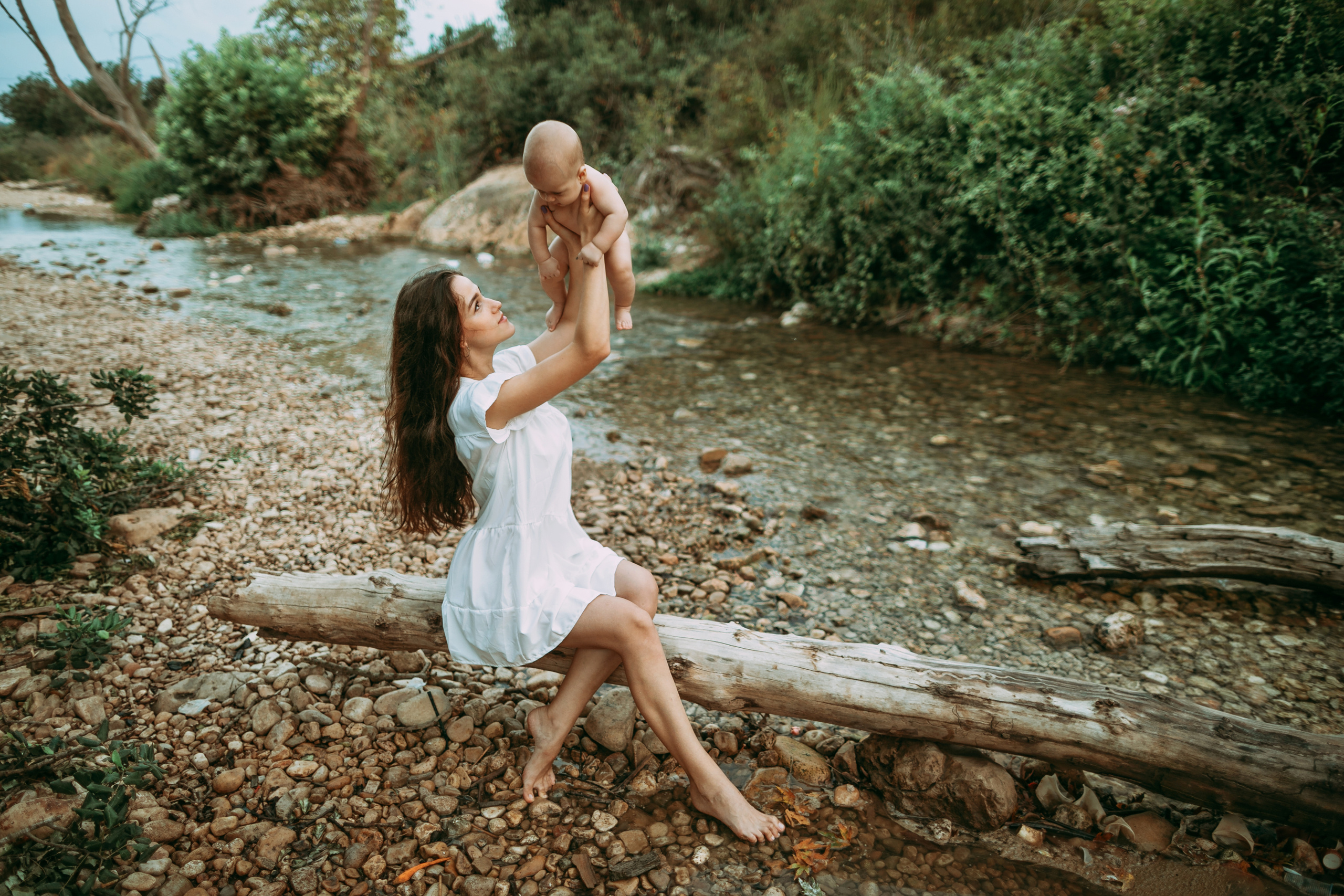 Alexandra with David at the river. George TLV — профессиональный фотограф и ретушёр, Израиль / Profession