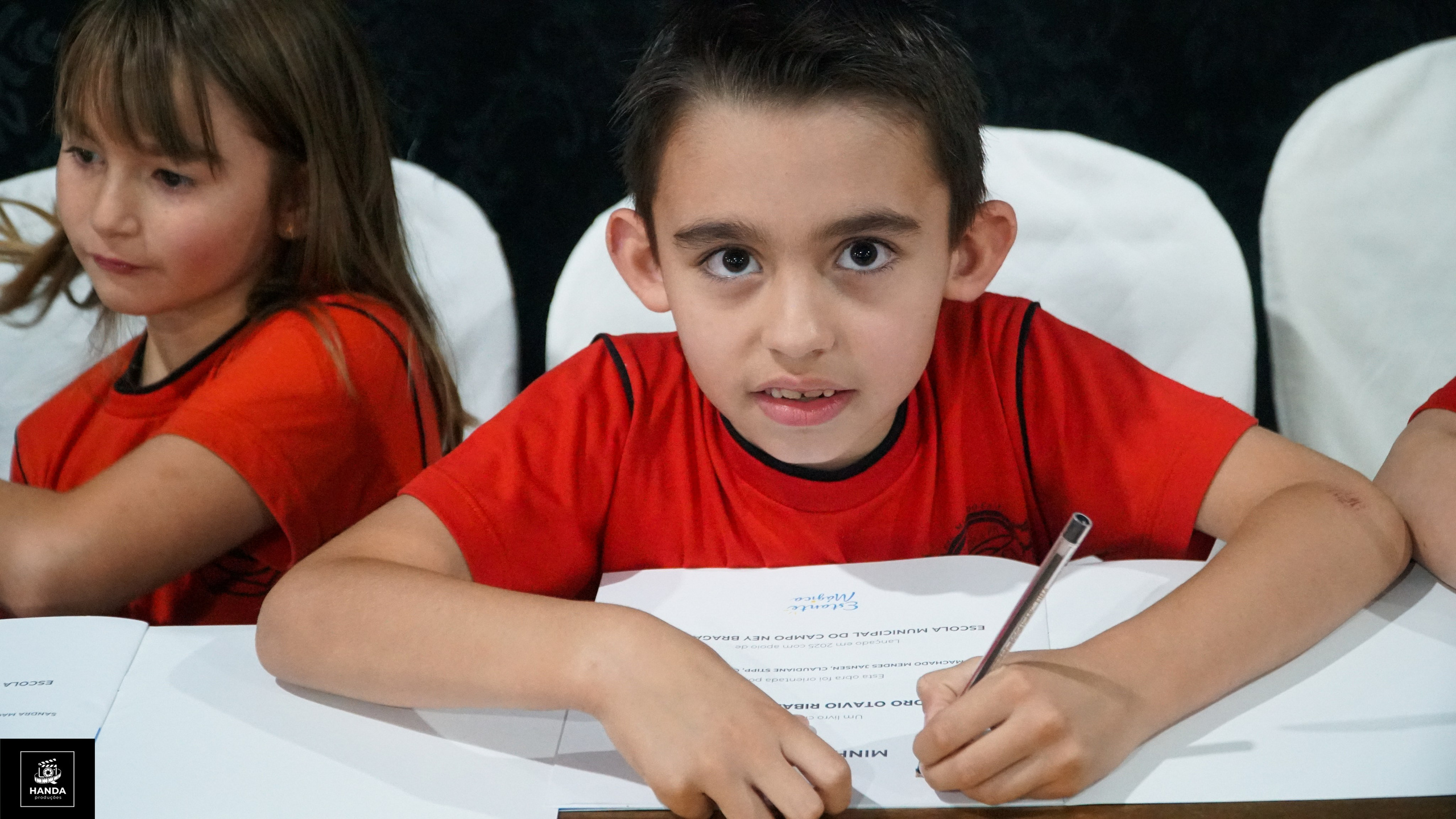 Noite autógrafos colégio Aurélio Buarque de Holanda. Handa Produções