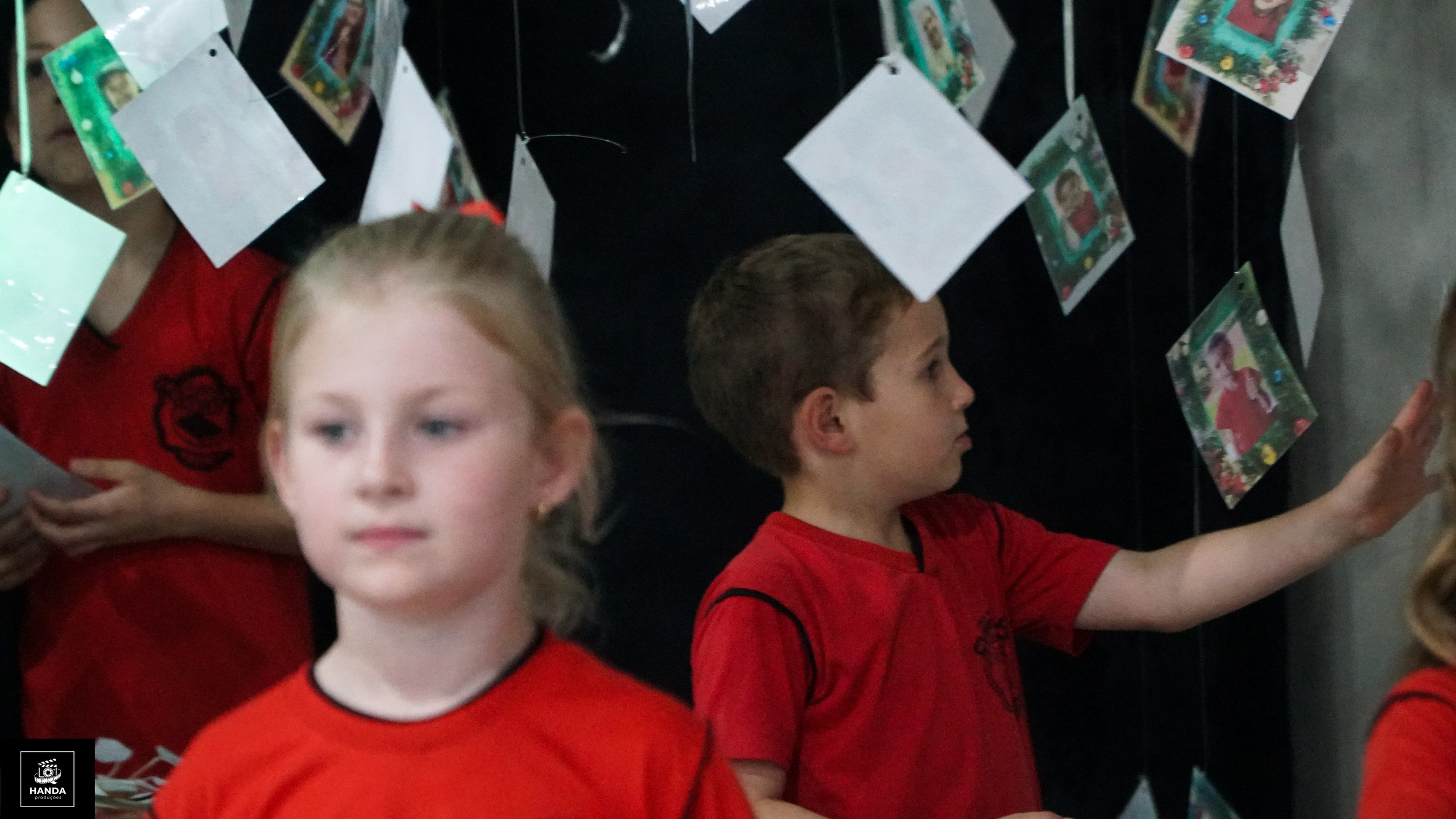 Noite autógrafos colégio Aurélio Buarque de Holanda. Handa Produções