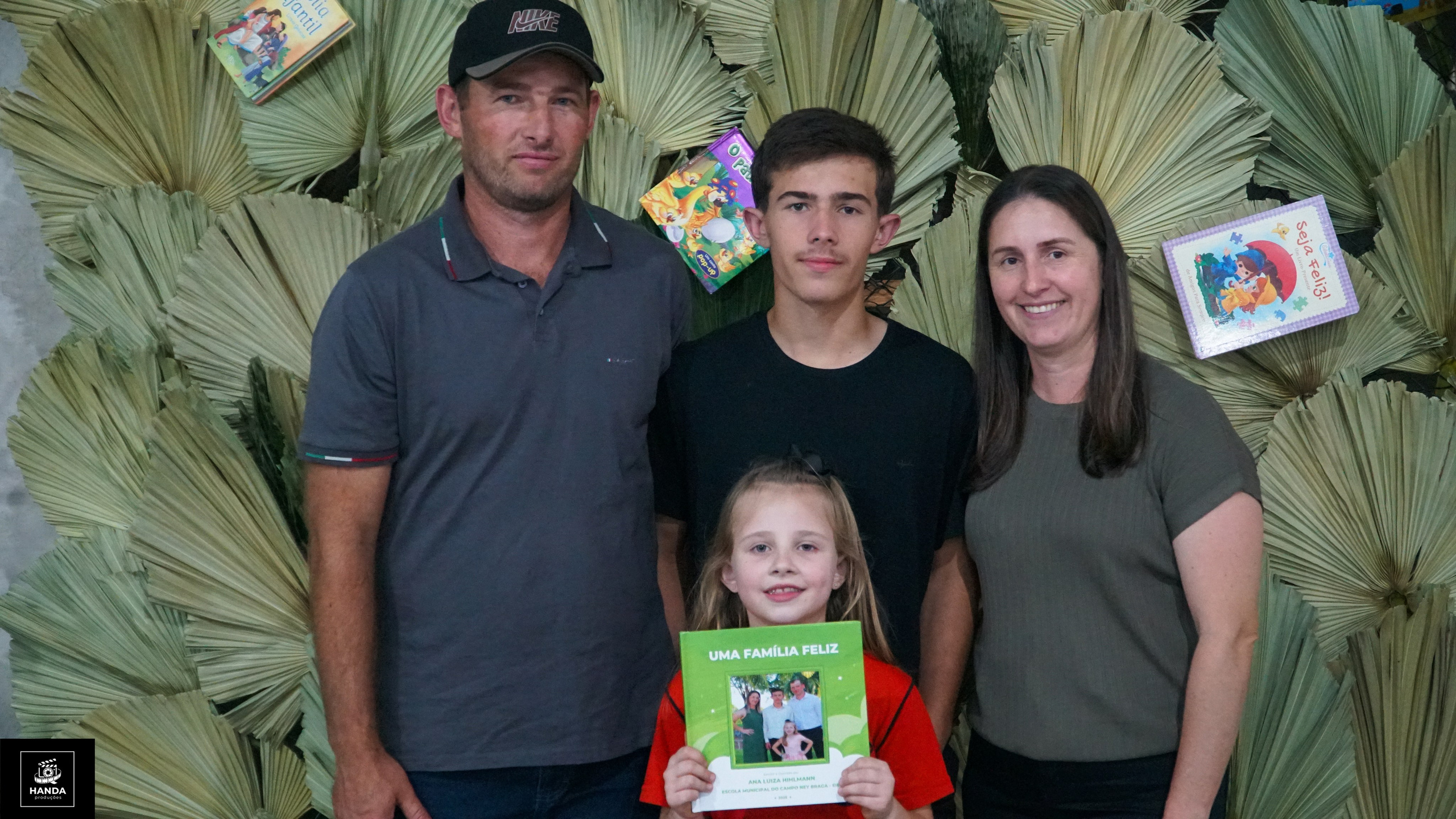 Noite autógrafos colégio Aurélio Buarque de Holanda. Handa Produções