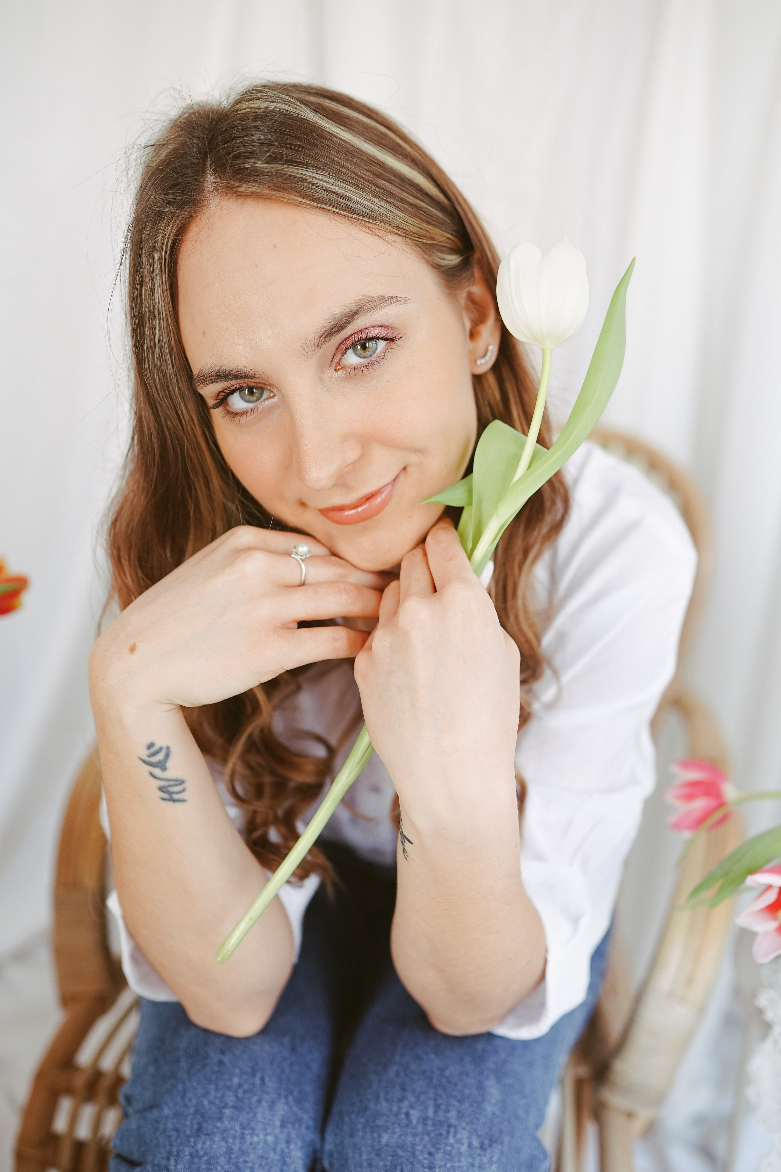 Fotografie de Portret Brașov | Artist Mădălina Beda. Madalina Beda- Artist vizual, fotograf, doula la nastere, consultant babywearing Brasov si in toata tara