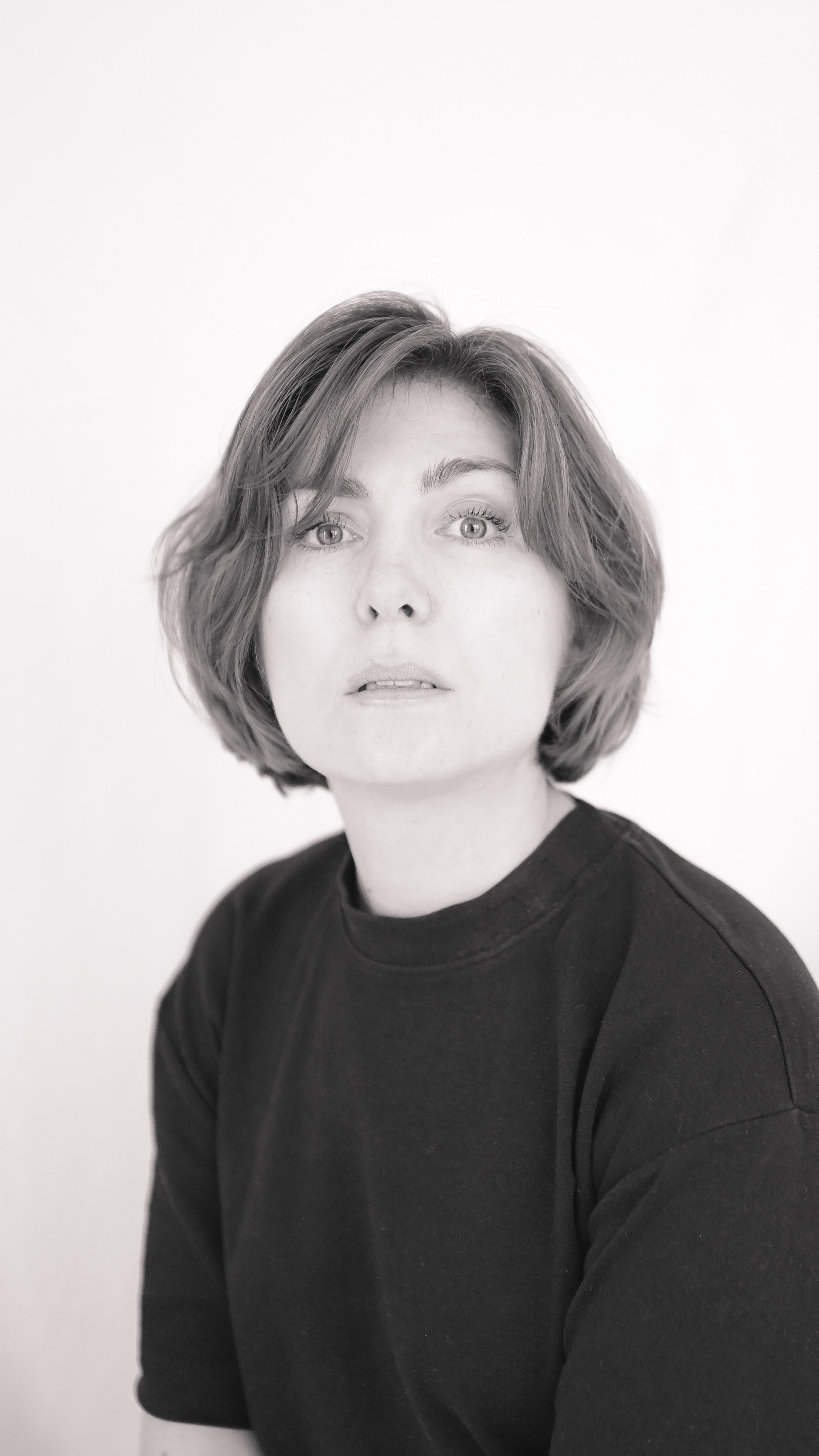 Fotografie de Portret Brașov | Artist Mădălina Beda. Madalina Beda- Artist vizual, fotograf, doula la nastere, consultant babywearing Brasov si in toata tara