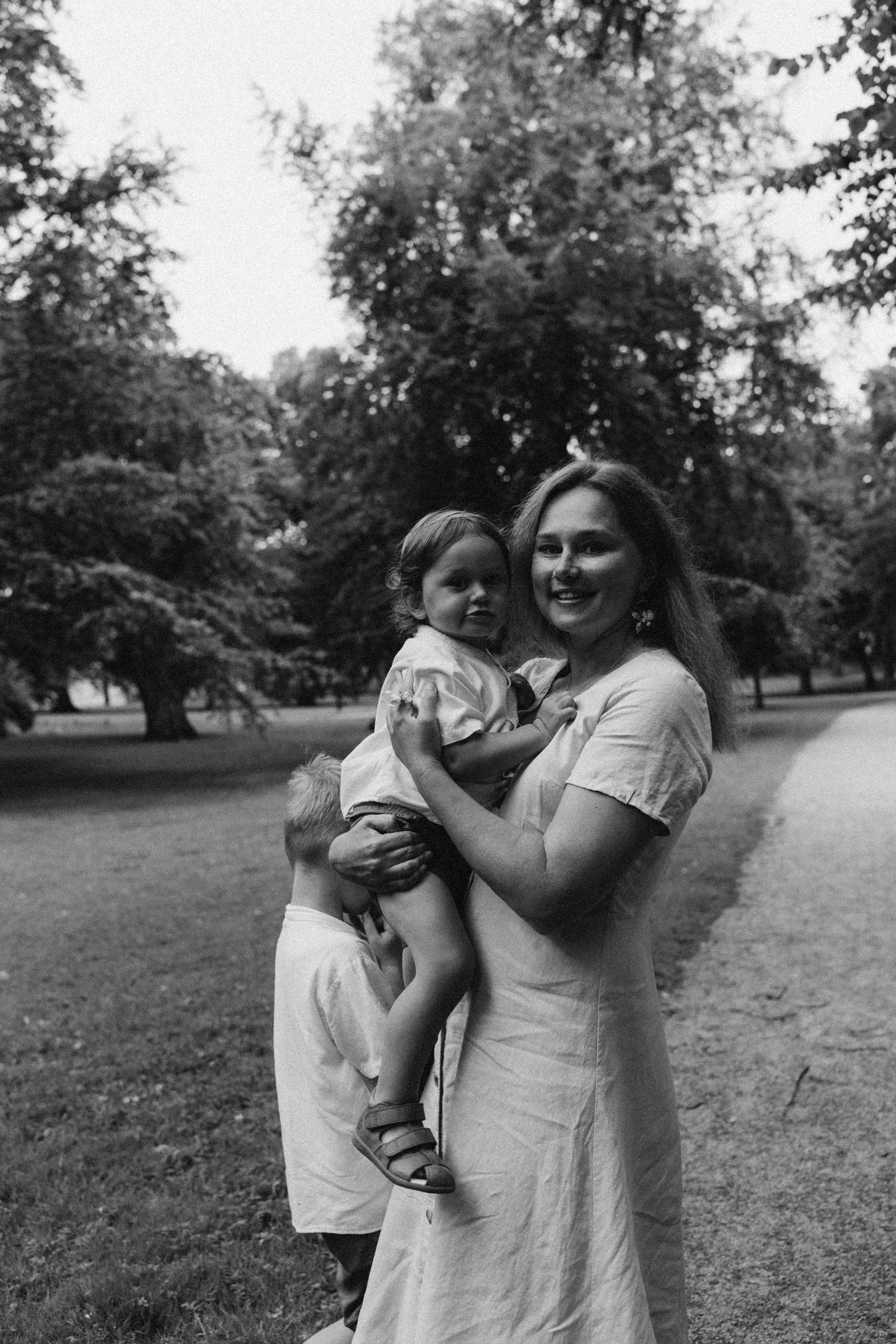 Kaivopuisto. Wedding and potrait photographer in Helsinki Vickan O