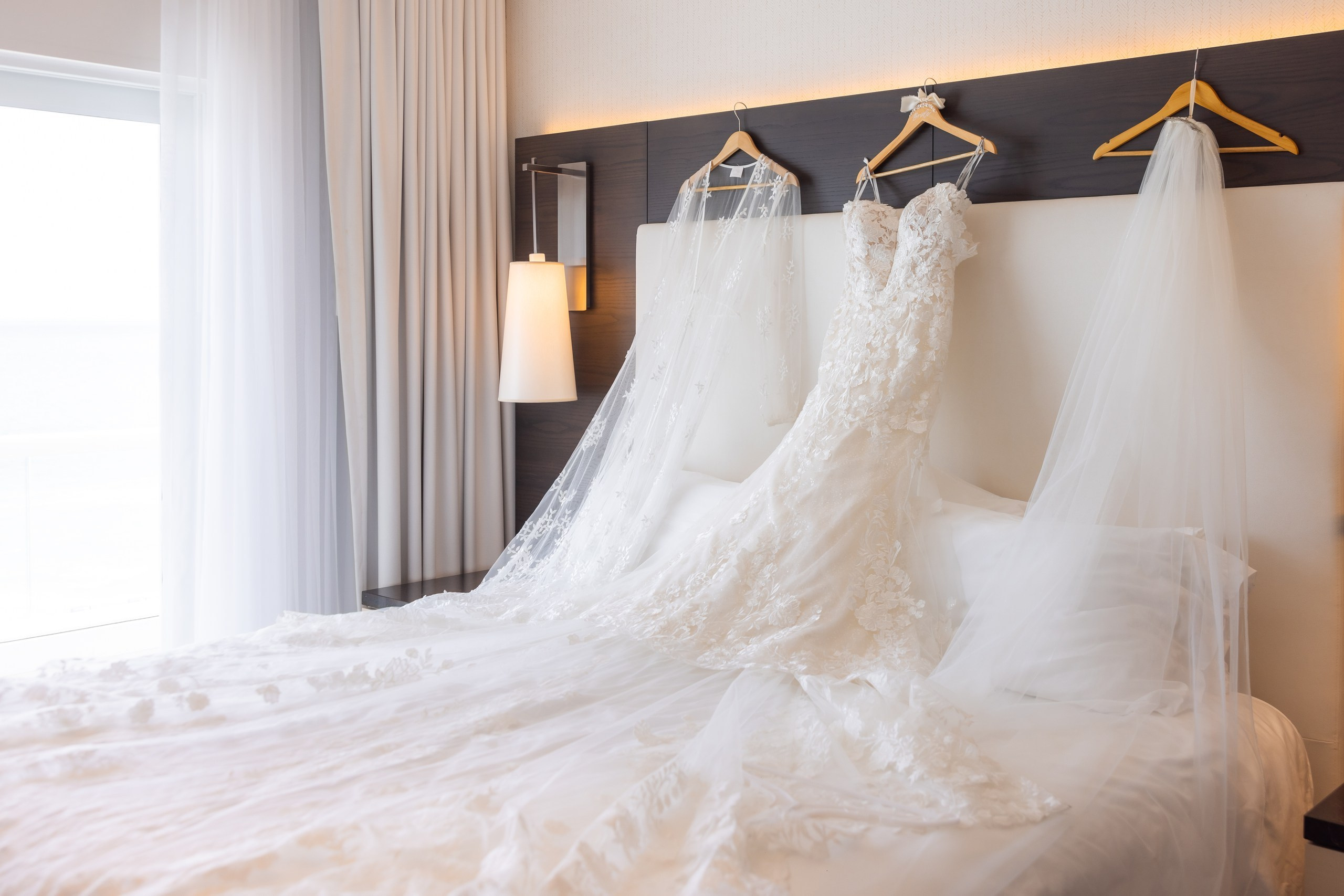 Alyssa and Daniel, The Palms Hotel, Miami. Wedding Photo & Video