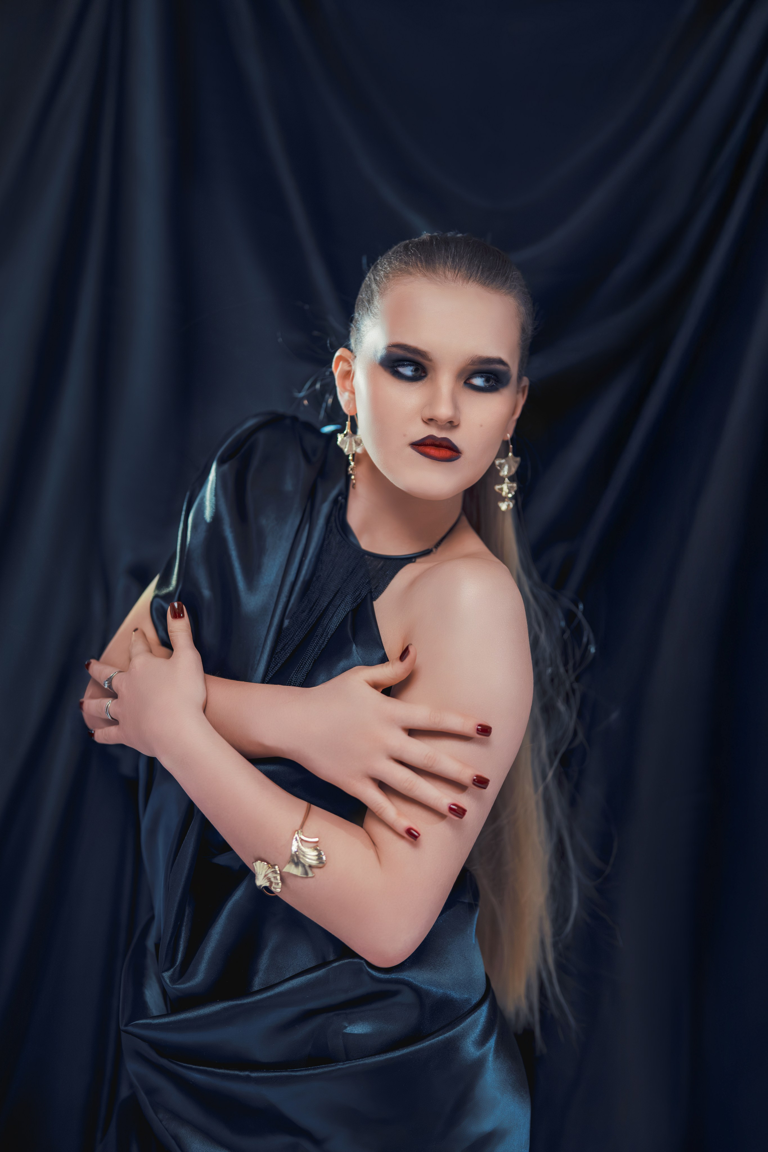 Flow Fabric. Nifty photography — коммерческий и портретный фотограф в Ташкенте. Студийная и выездная съёмка