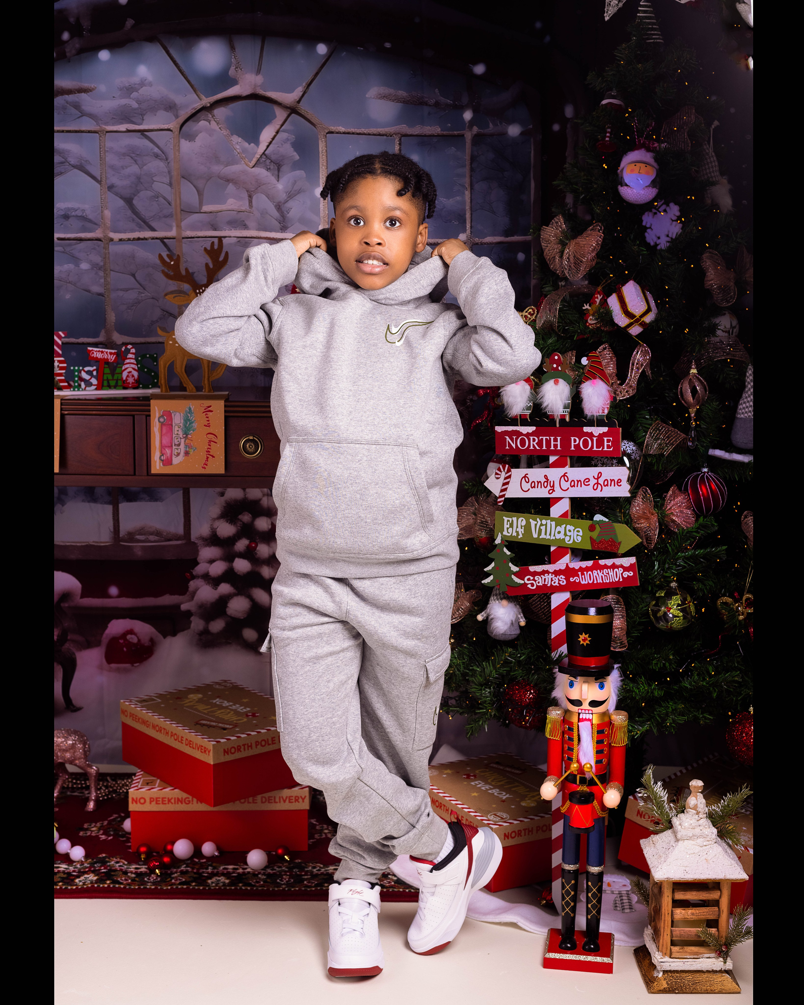 Mini Christmas. Children, Maternity and Family Portrait Photographer in Manchester, UK