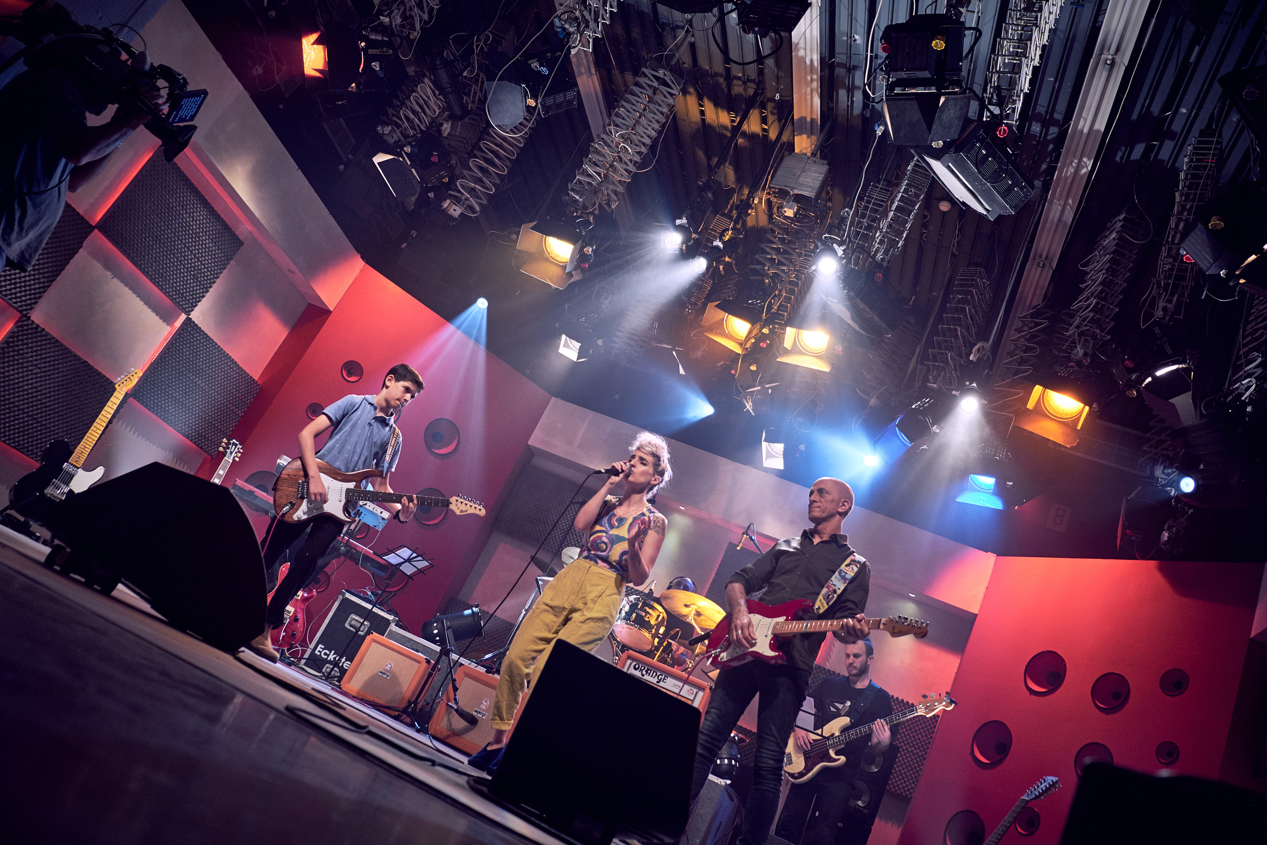 TV Hinuhit 2. Middle East Photo Agency סוכנות צילום המזרח התיכון — צילום מקצועי והדפסת מגנטים לאירועים