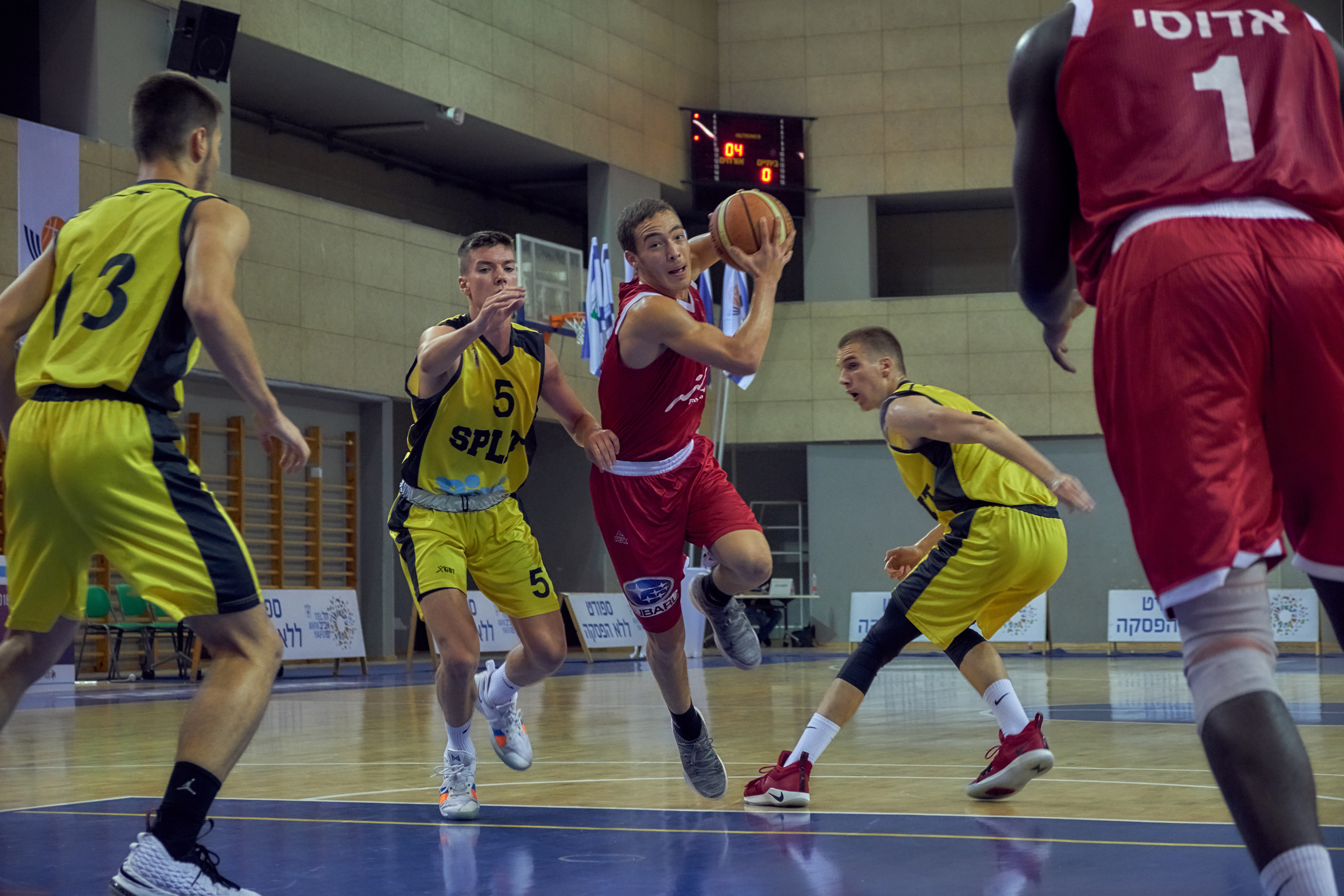 U-19 International Basketball Tournament. Middle East Photo Agency סוכנות צילום המזרח התיכון — צילום מקצועי והדפסת מגנטים לאירועים