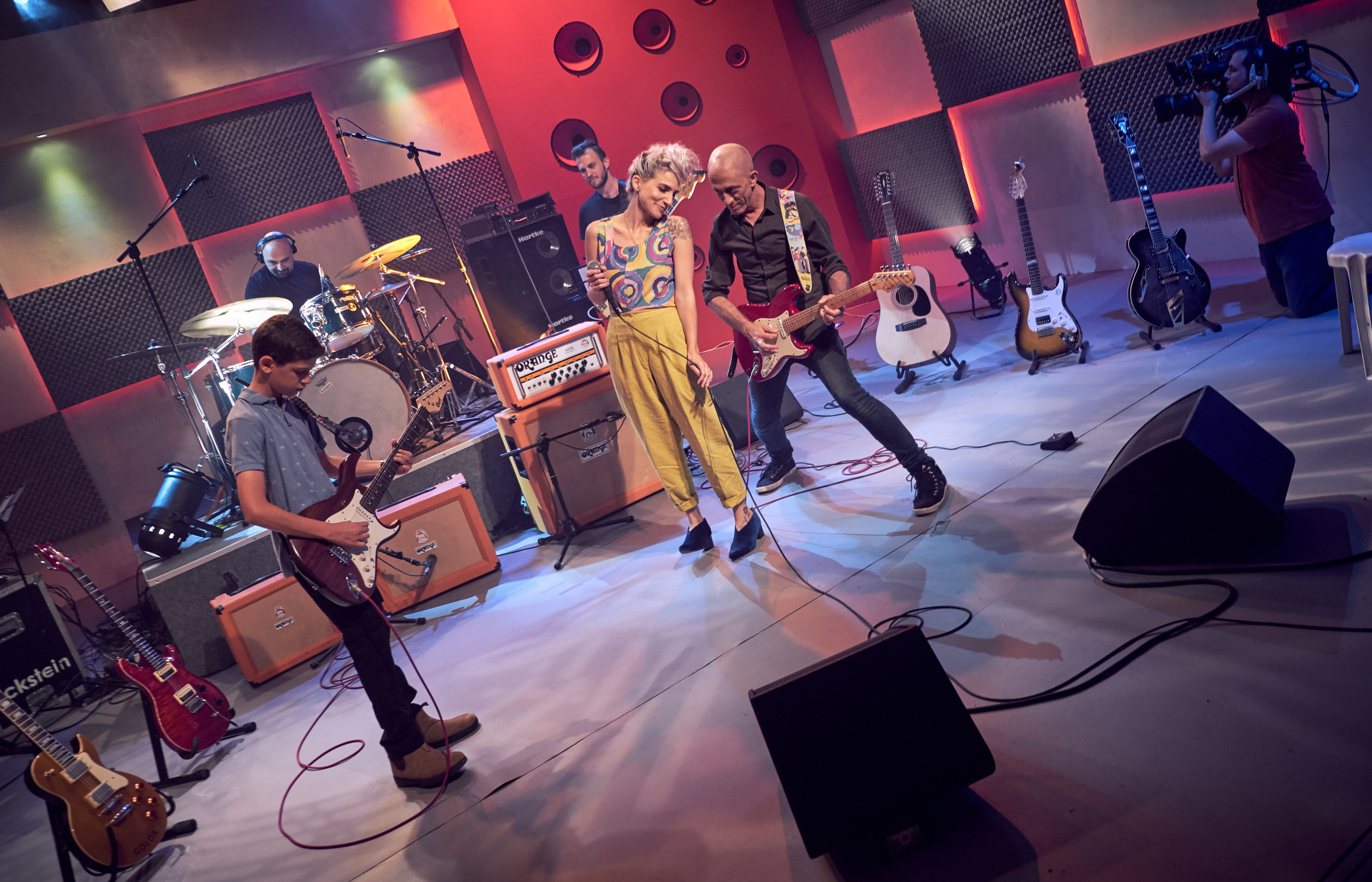 TV Hinuhit 2. Middle East Photo Agency סוכנות צילום המזרח התיכון — צילום מקצועי והדפסת מגנטים לאירועים